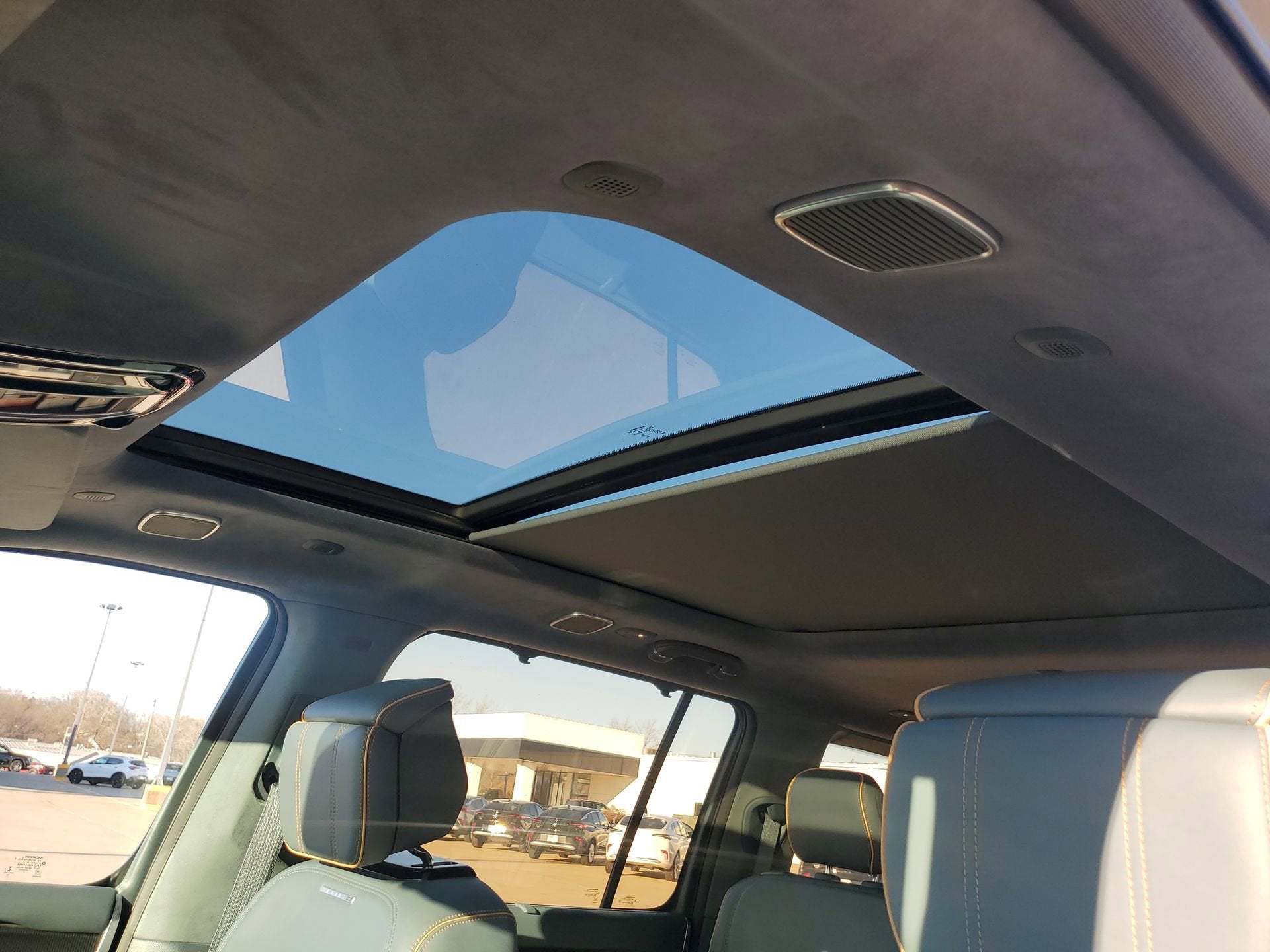 2023 Jeep Grand Wagoneer Series III Obsidian