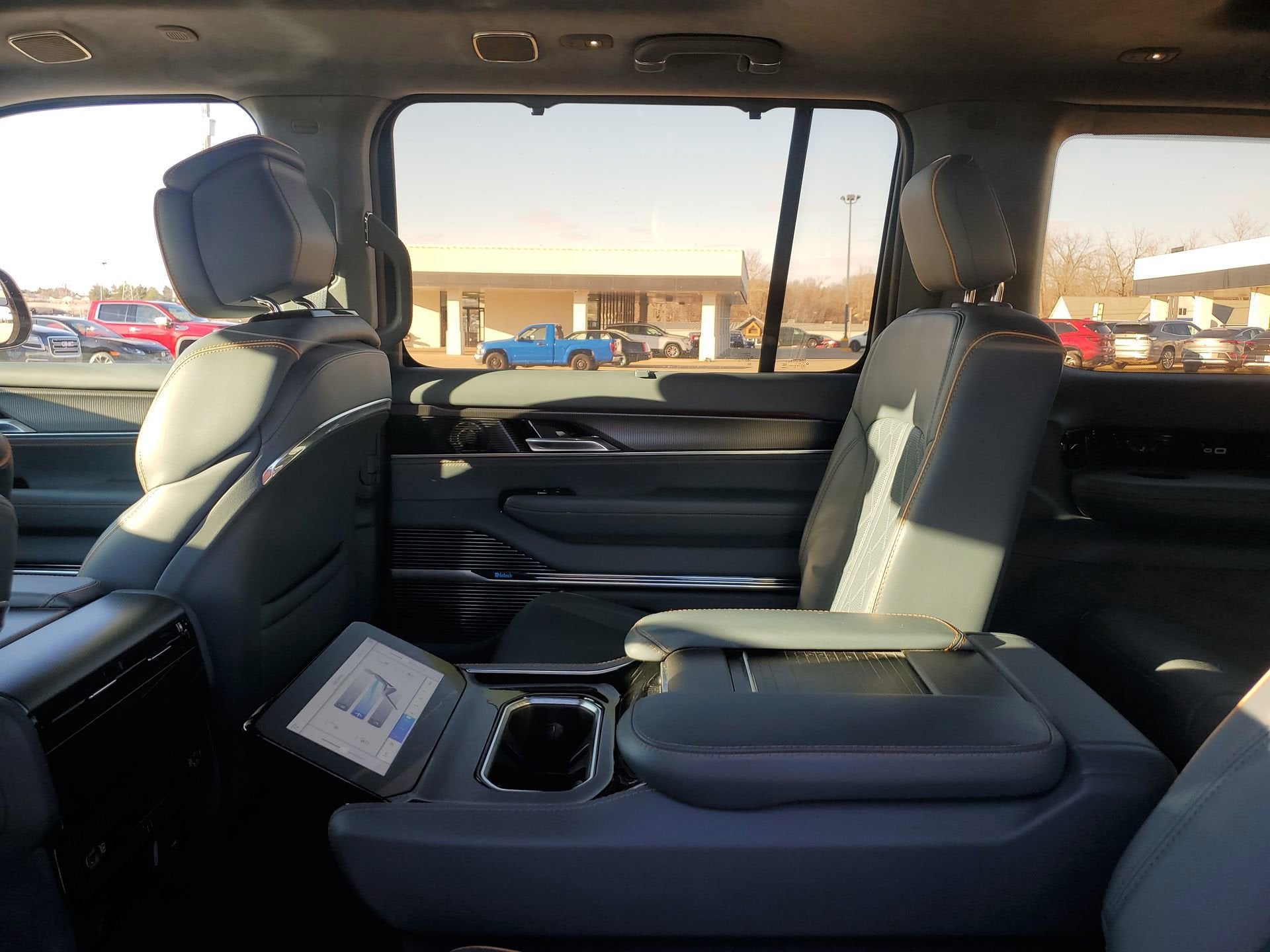 2023 Jeep Grand Wagoneer Series III Obsidian