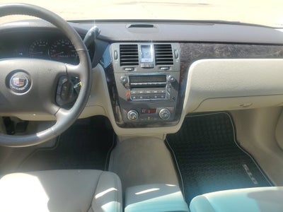 2009 Cadillac DTS w/1SB