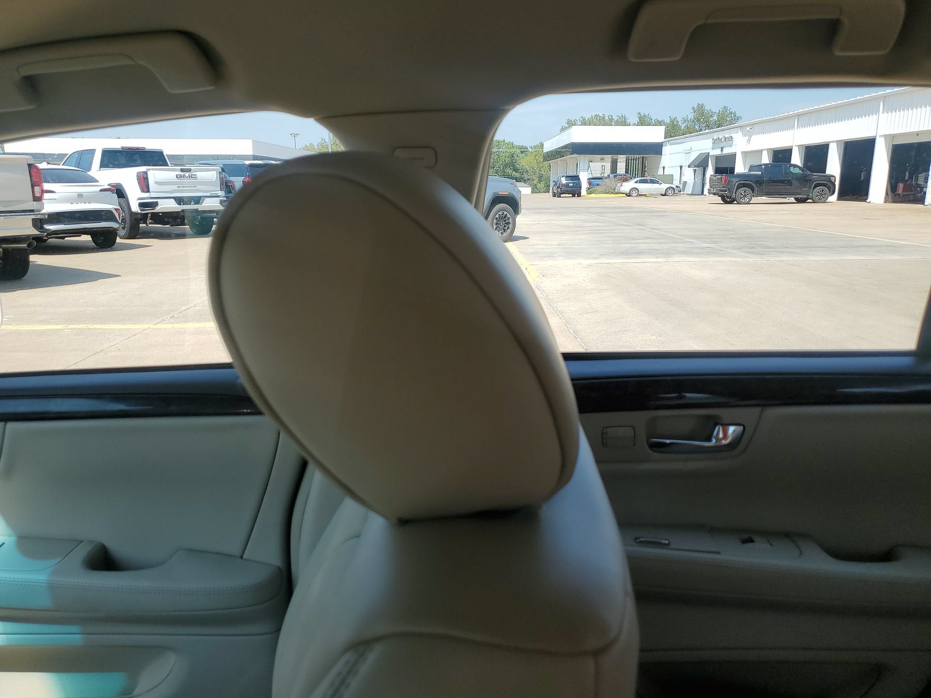 2009 Cadillac DTS w/1SB