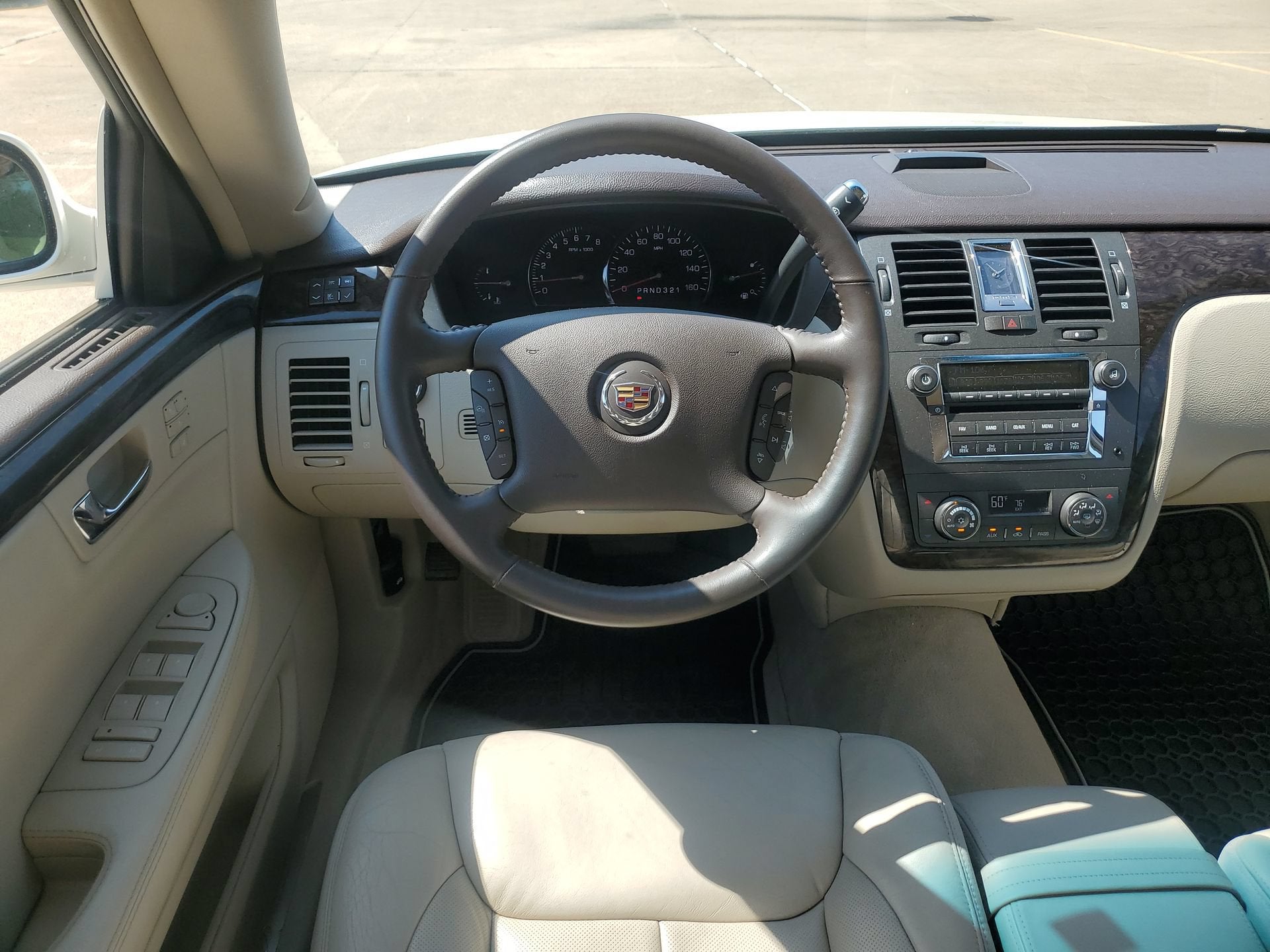 2009 Cadillac DTS w/1SB