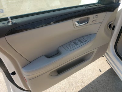 2009 Cadillac DTS w/1SB