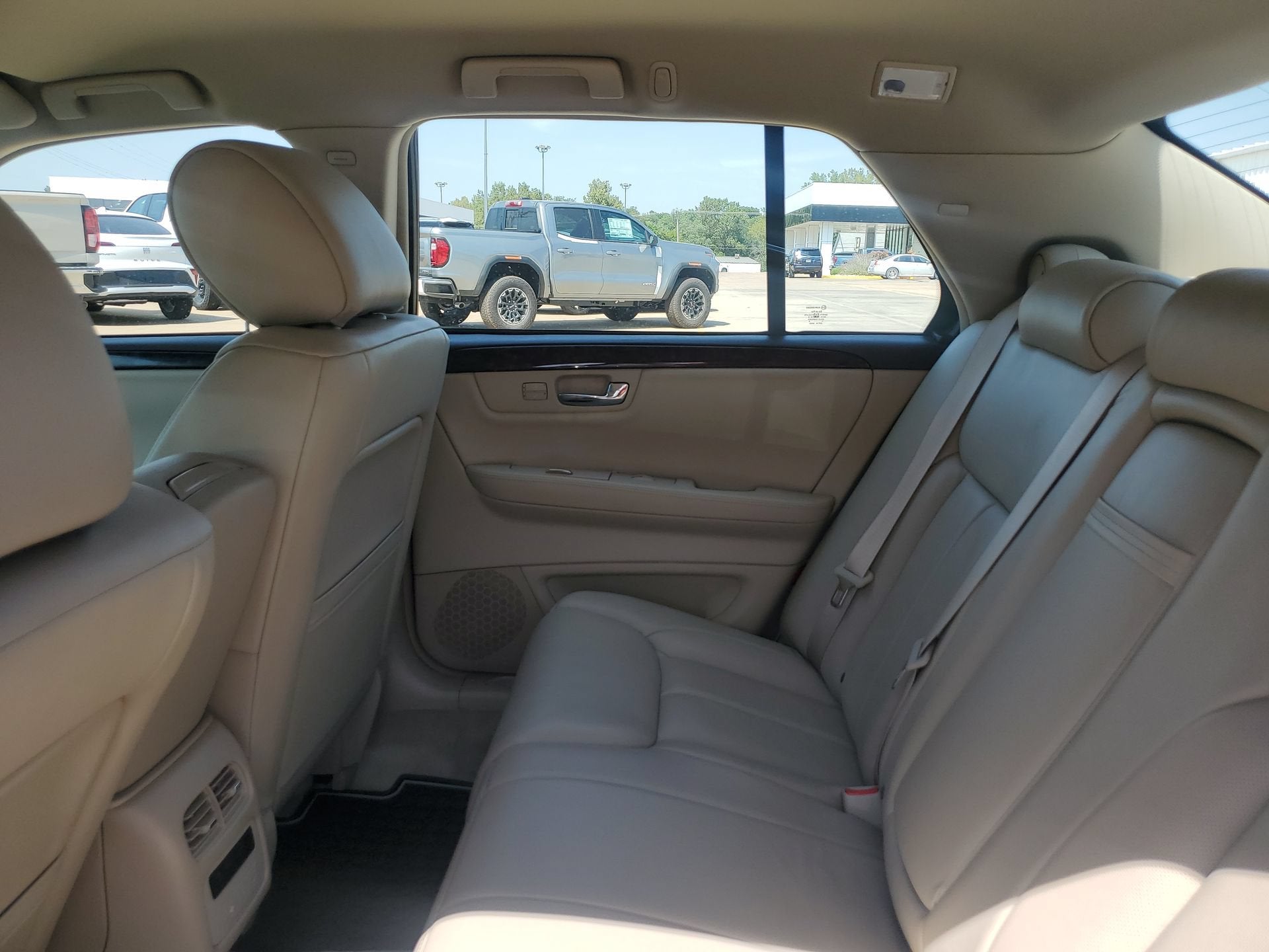 2009 Cadillac DTS w/1SB
