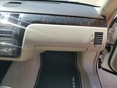 2009 Cadillac DTS w/1SB