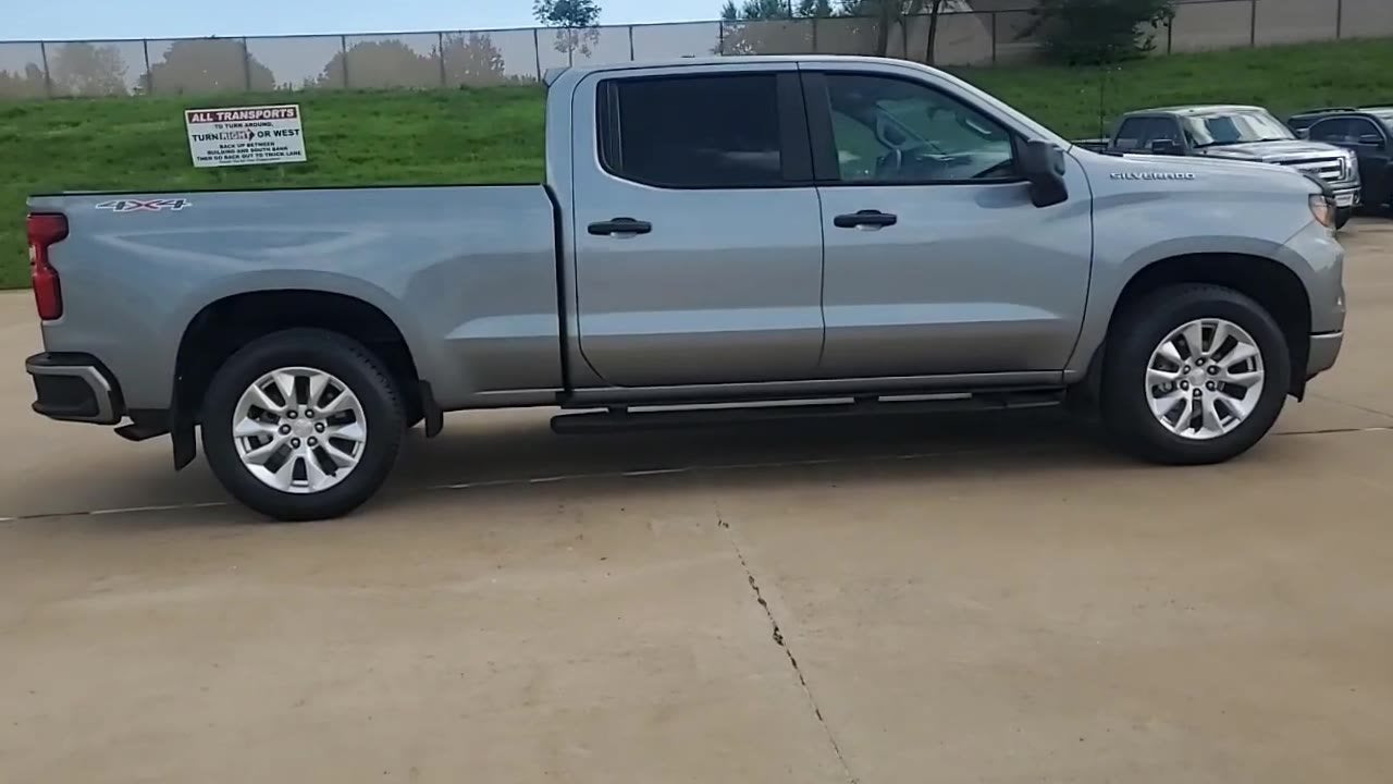 2024 Chevrolet Silverado 1500 Custom