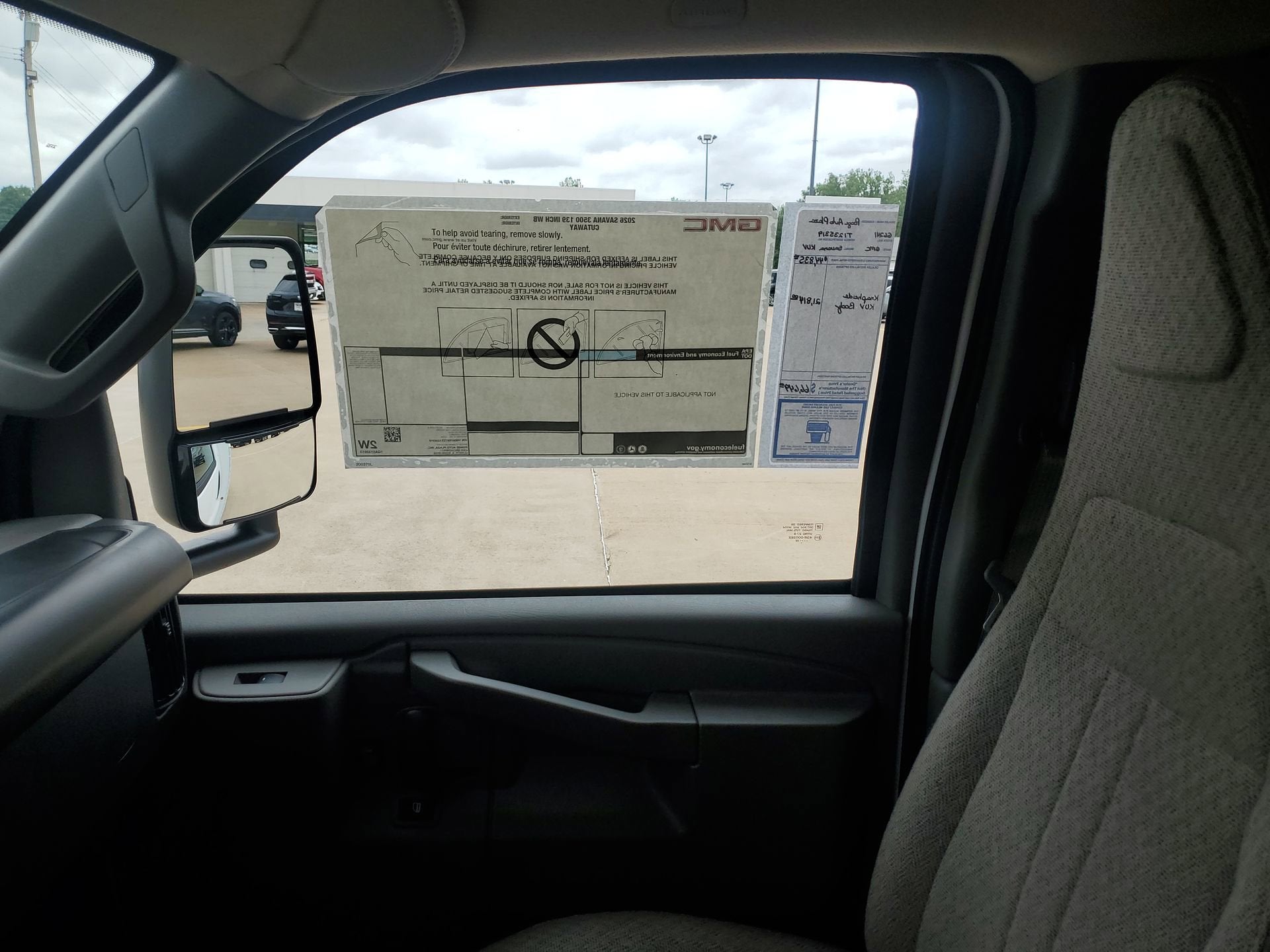 2026 GMC Savana Cutaway 3500 1WT