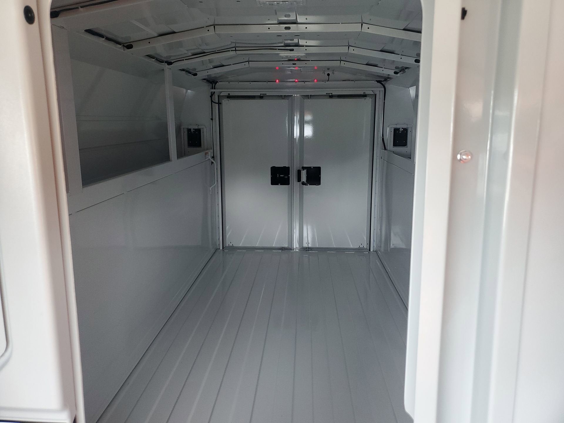 2026 GMC Savana Cutaway 3500 1WT