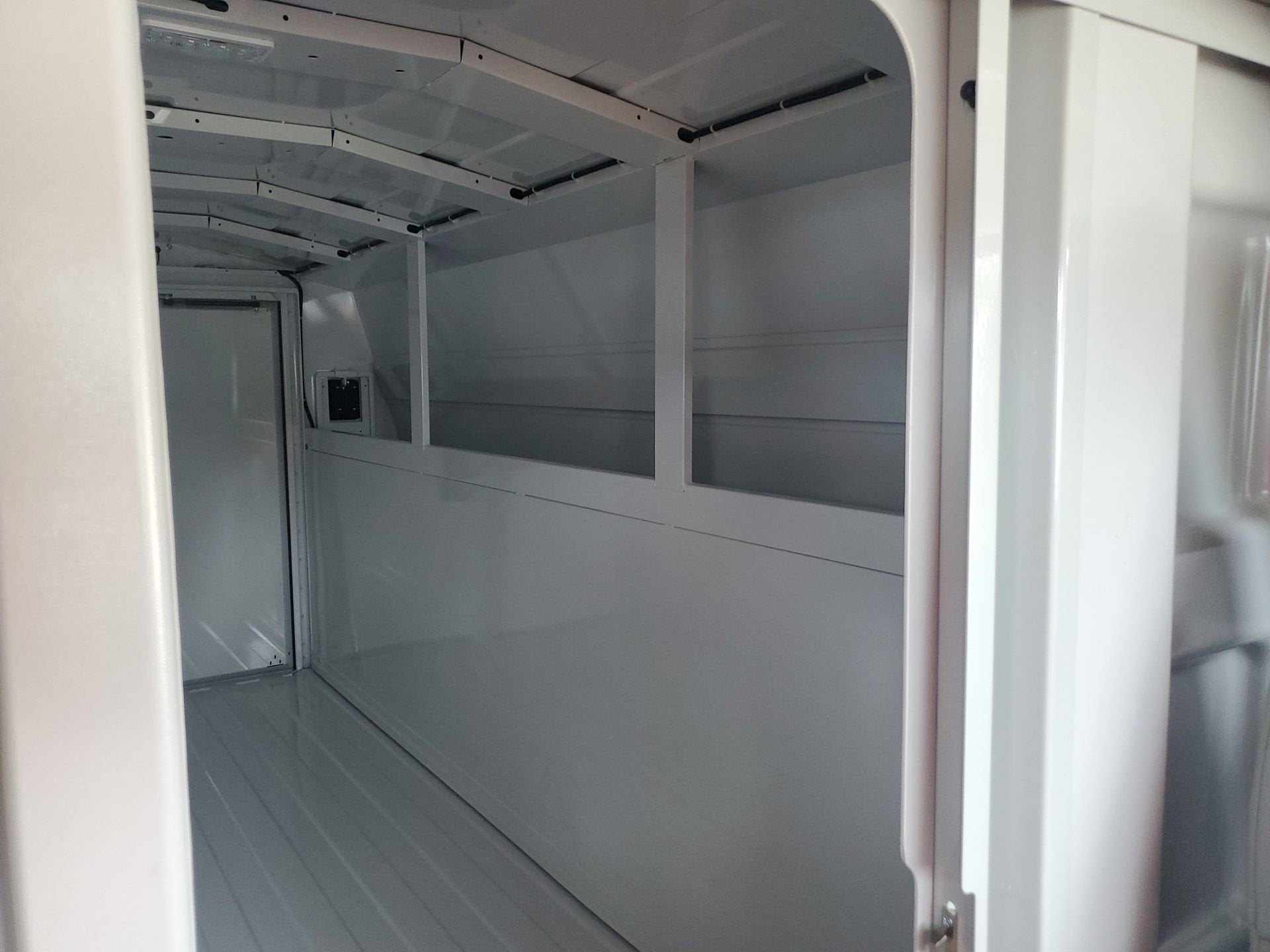 2026 GMC Savana Cutaway 3500 1WT