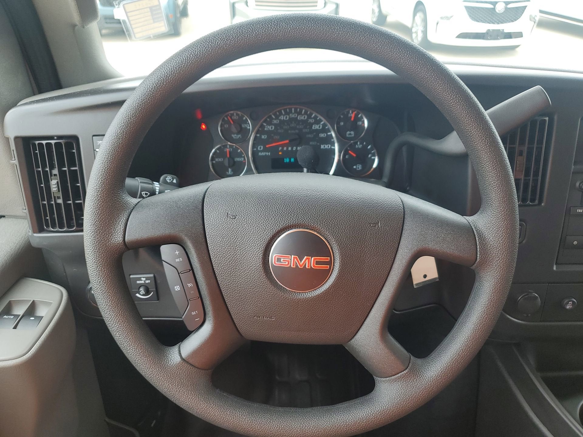 2026 GMC Savana Cutaway 3500 1WT