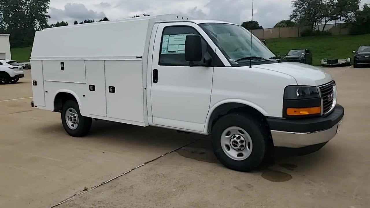 2026 GMC Savana Cutaway 3500 1WT
