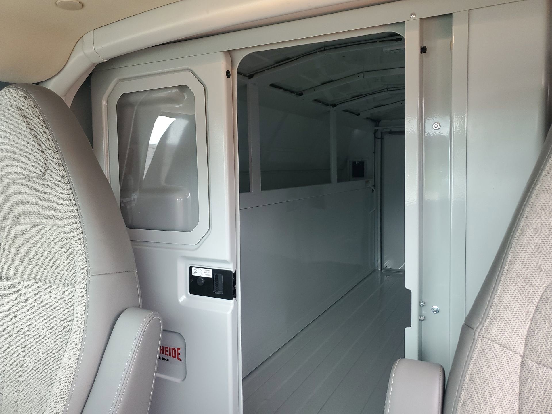 2026 GMC Savana Cutaway 3500 1WT