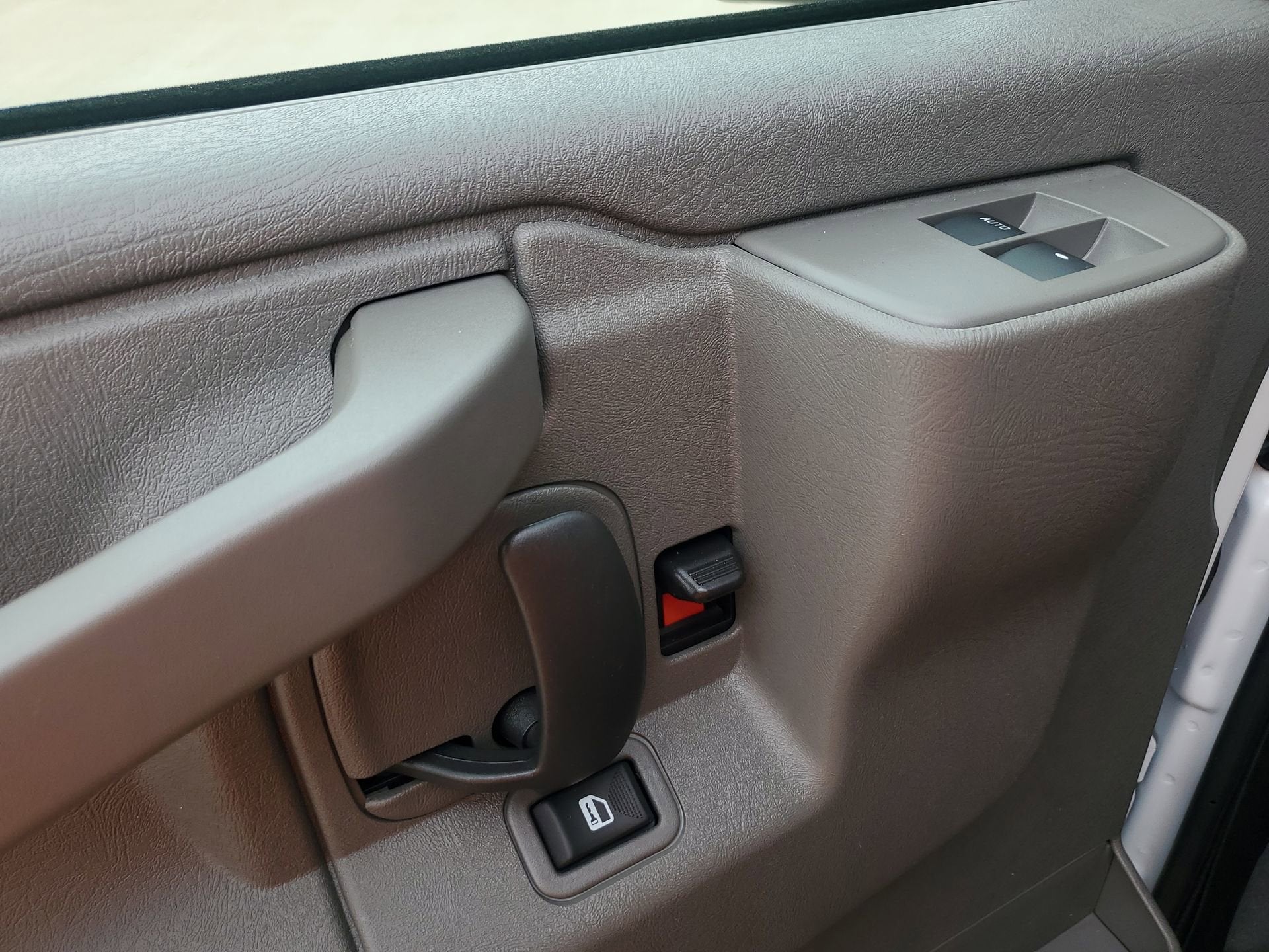 2026 GMC Savana Cutaway 3500 1WT