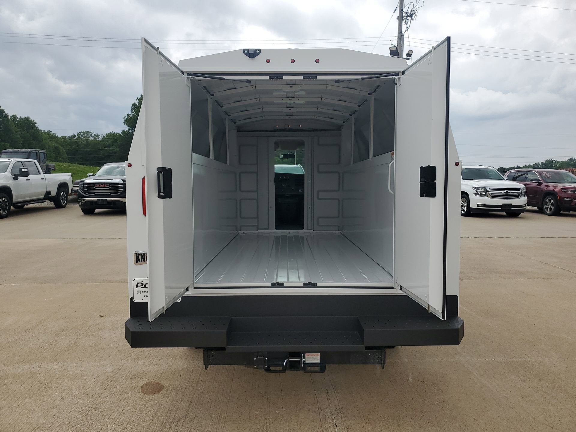 2026 GMC Savana Cutaway 3500 1WT