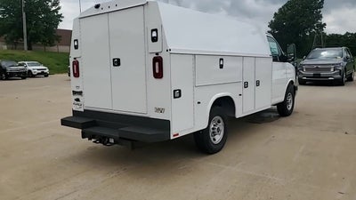 2026 GMC Savana Cutaway 3500 1WT
