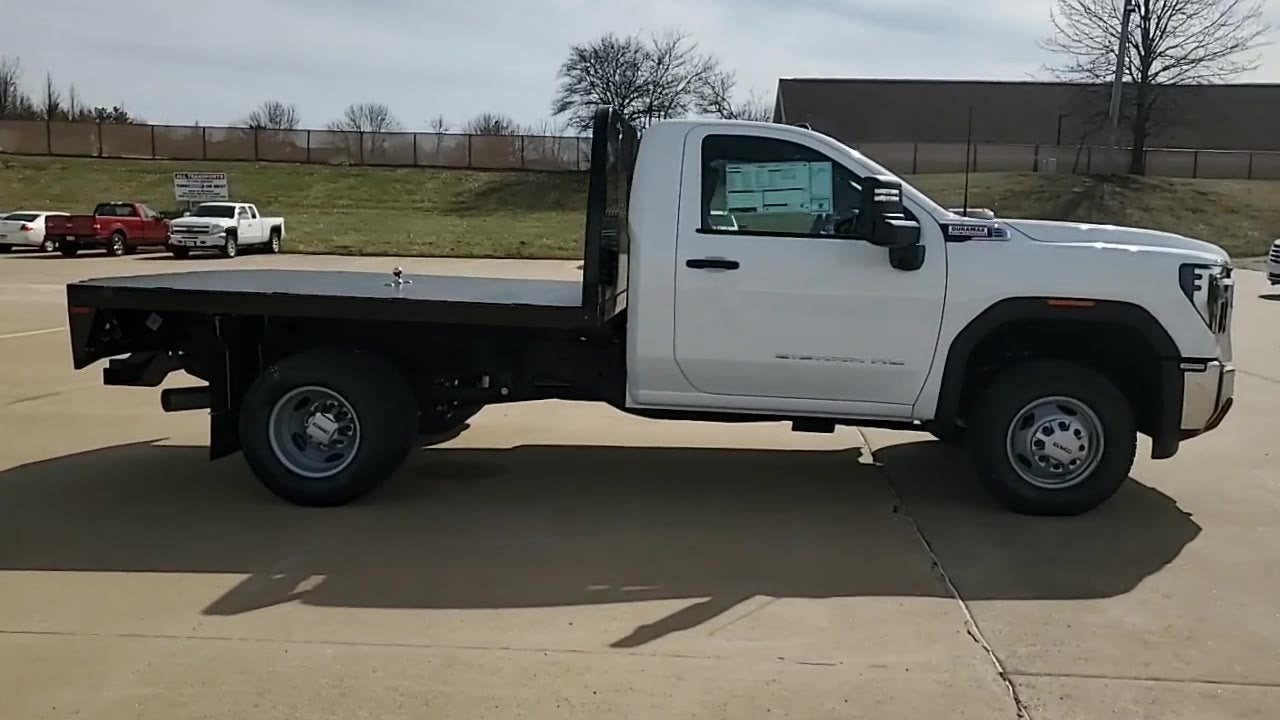 2026 GMC Sierra 3500 HD Chassis Cab Pro
