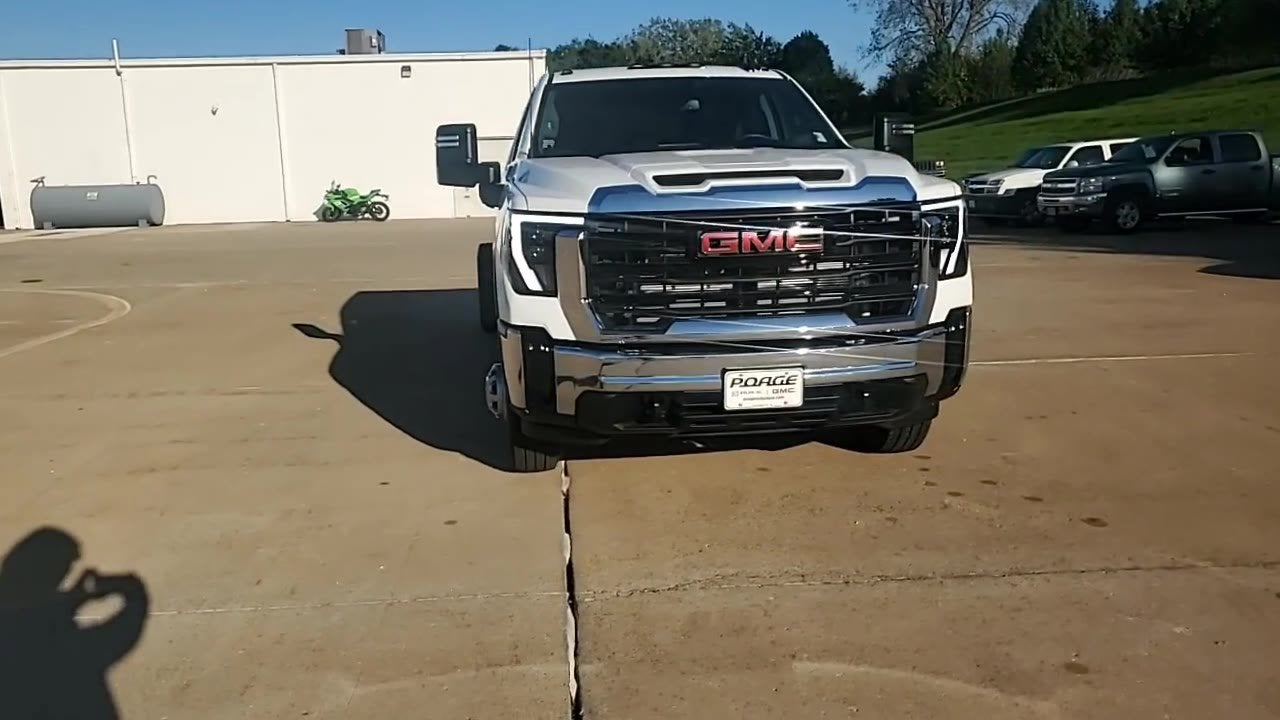 2026 GMC Sierra 3500 HD Chassis Cab Pro