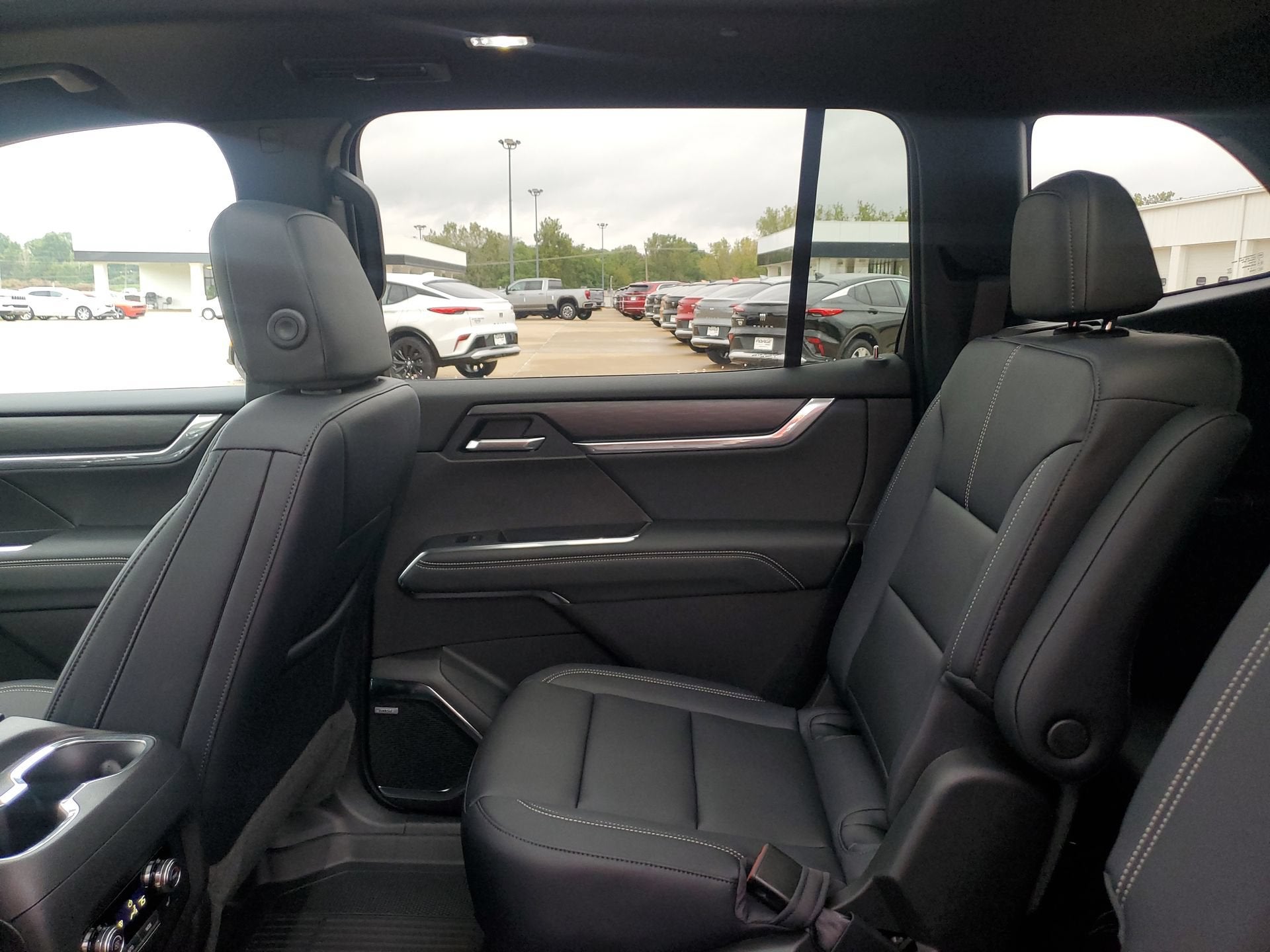 2027 GMC Acadia Elevation - Photo 32
