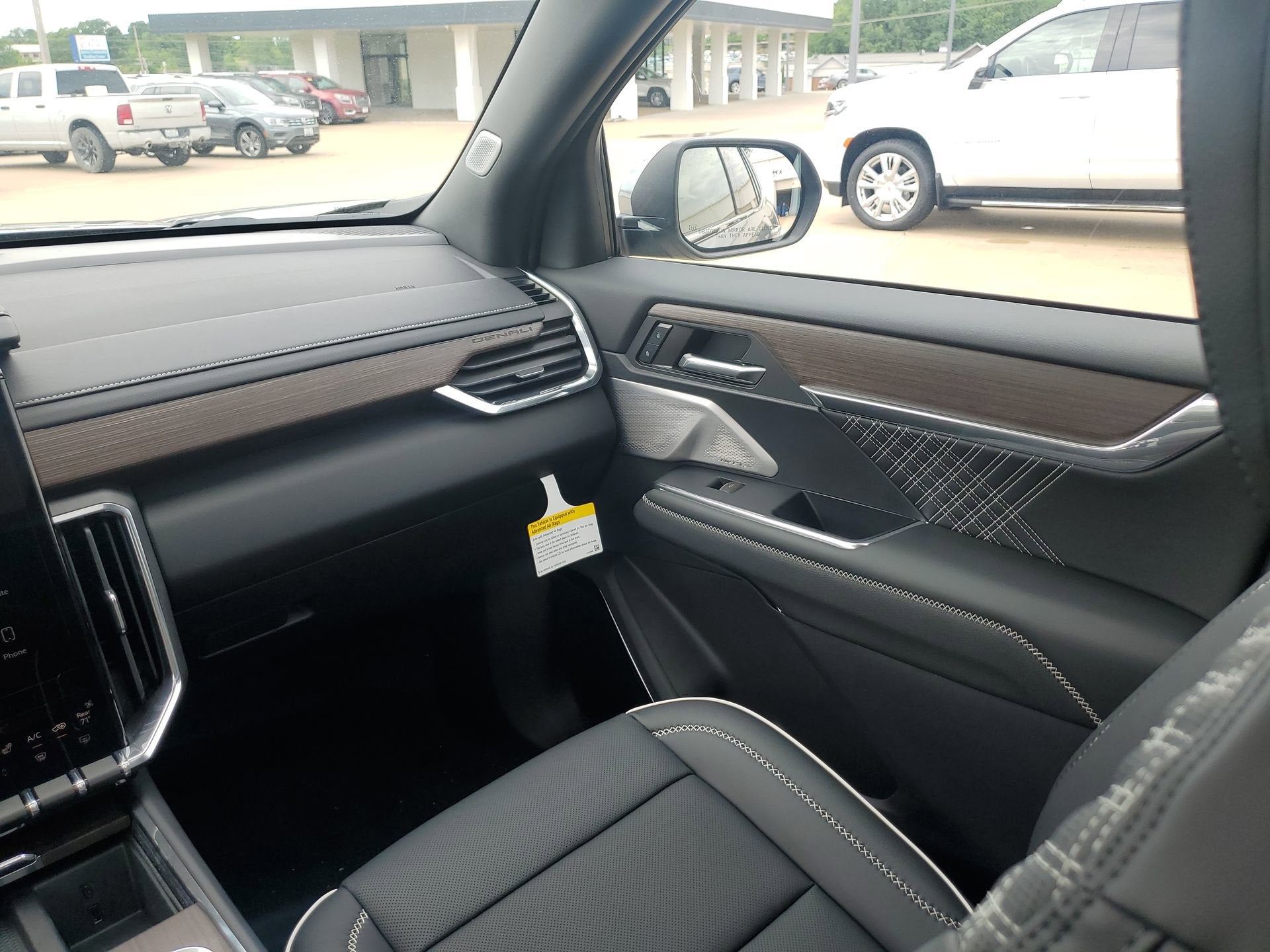 2024 GMC Acadia Denali