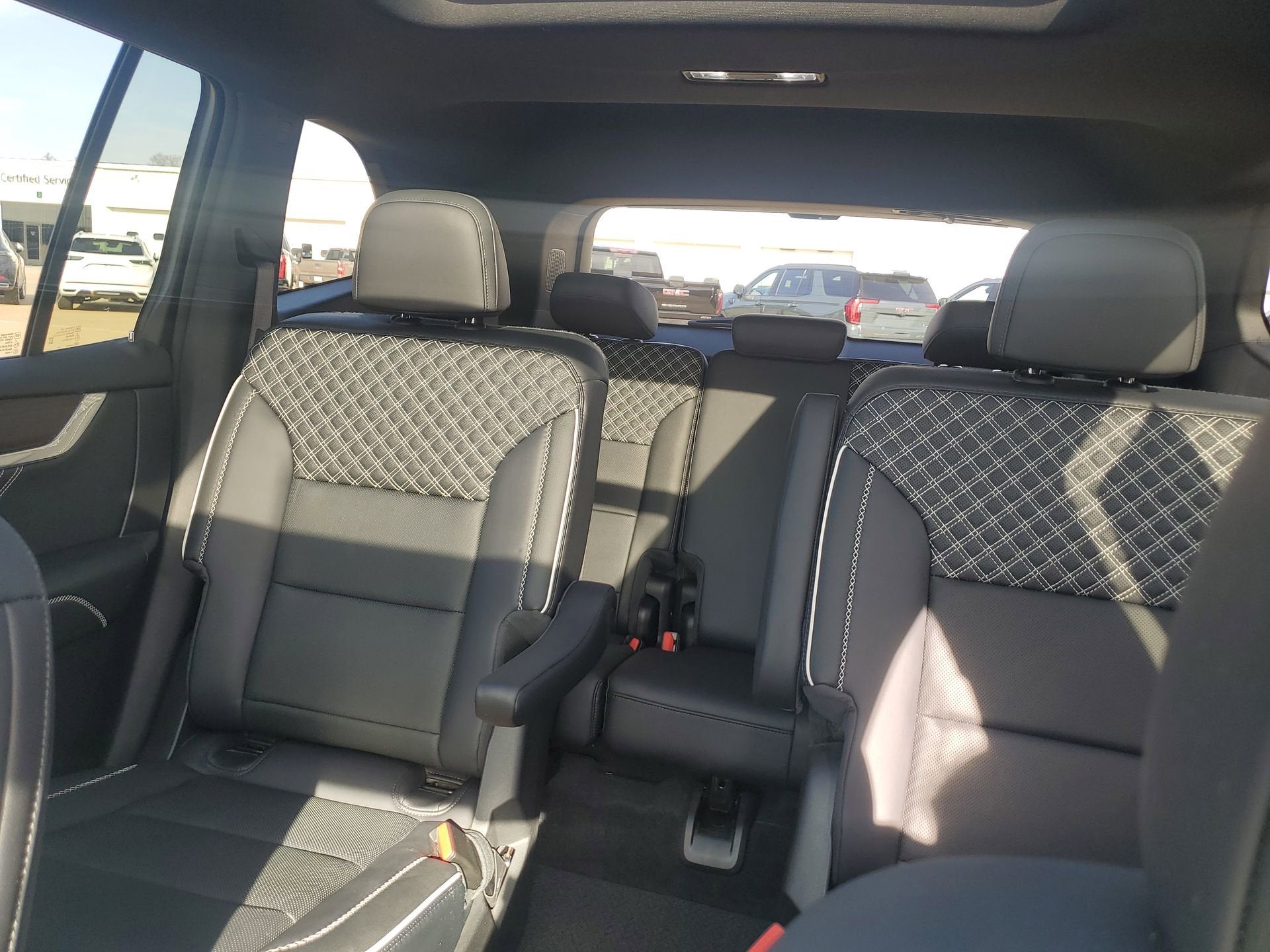 2024 GMC Acadia Denali