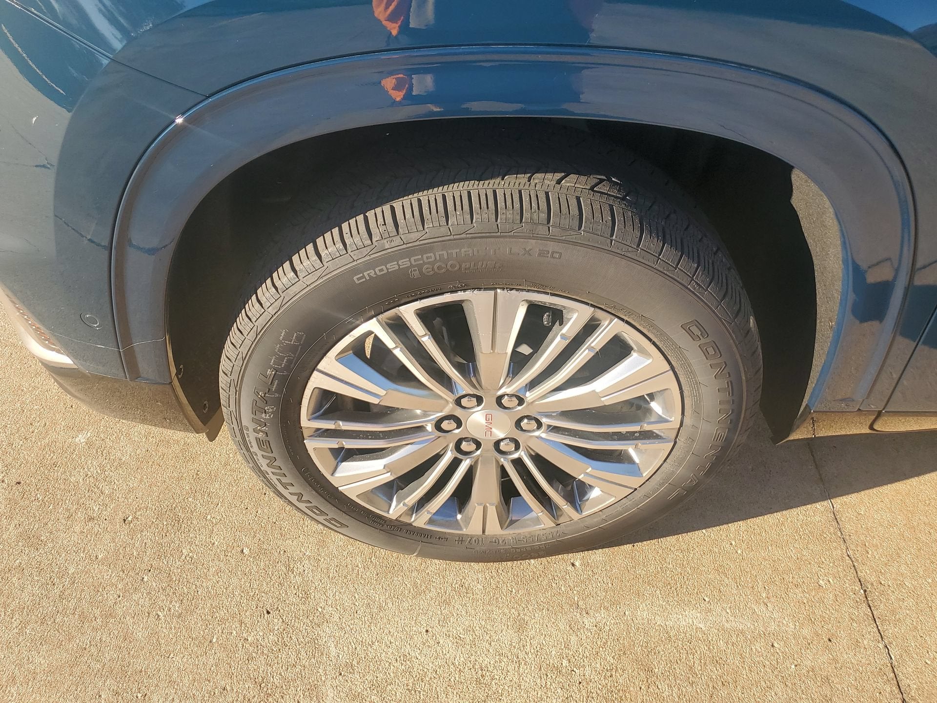 2027 GMC Acadia Denali