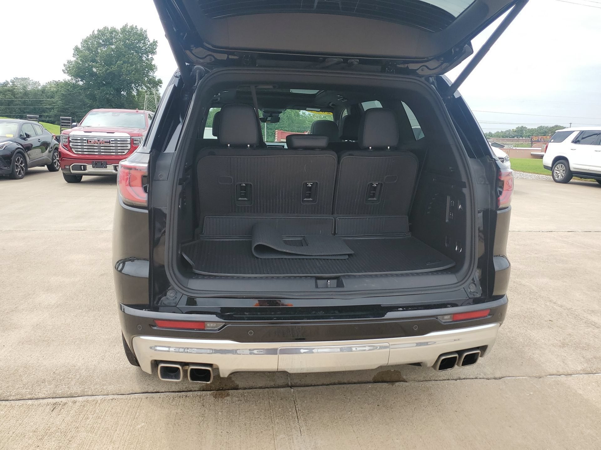2024 GMC Acadia Denali