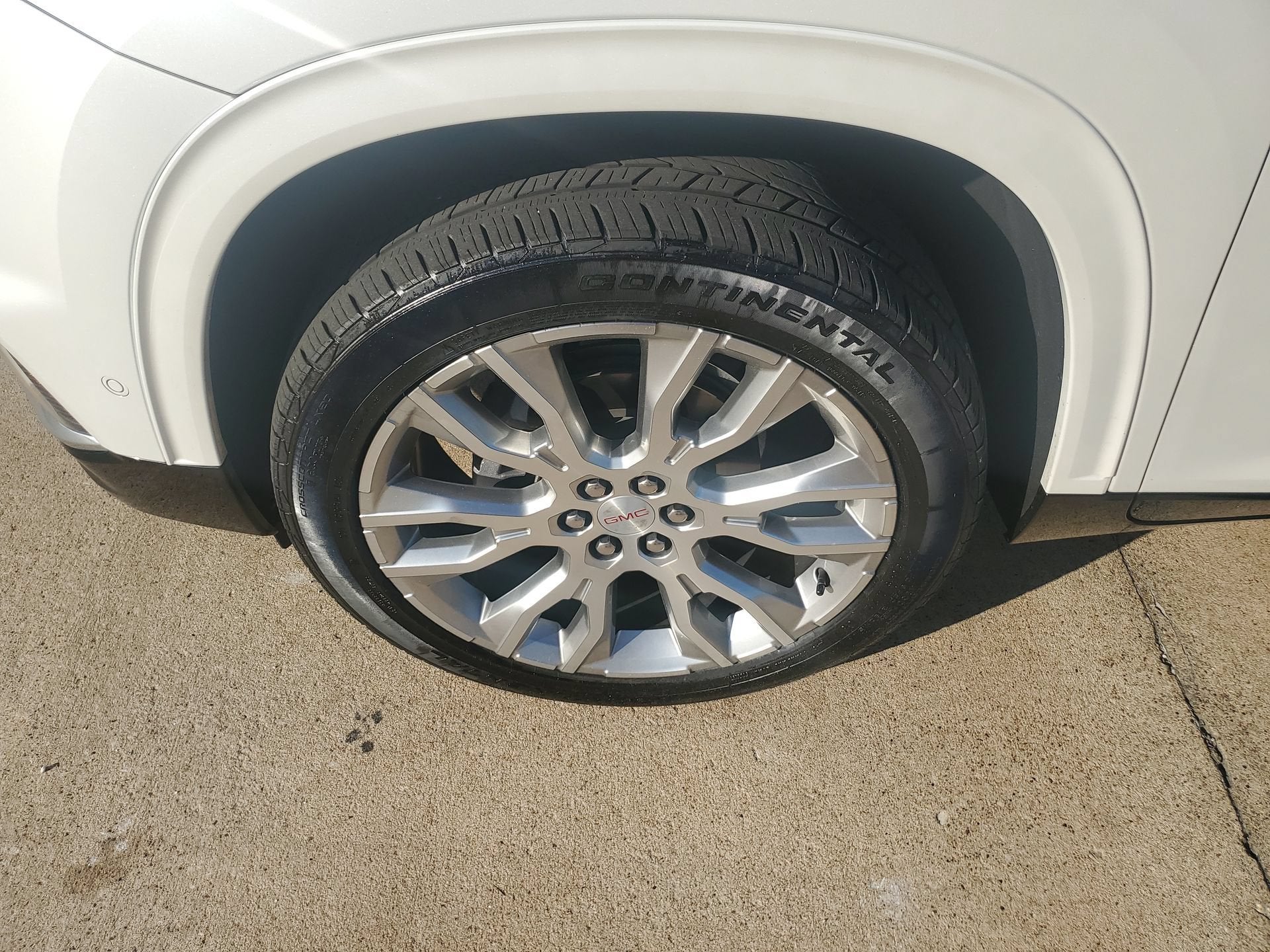 2024 GMC Acadia Denali