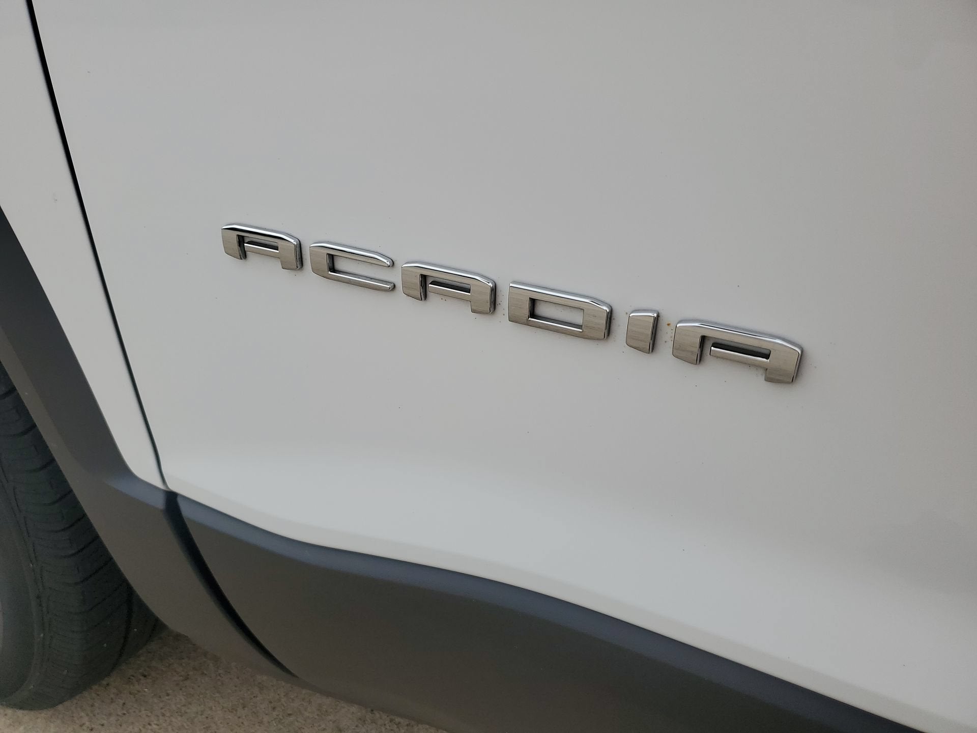 2023 GMC Acadia SLT