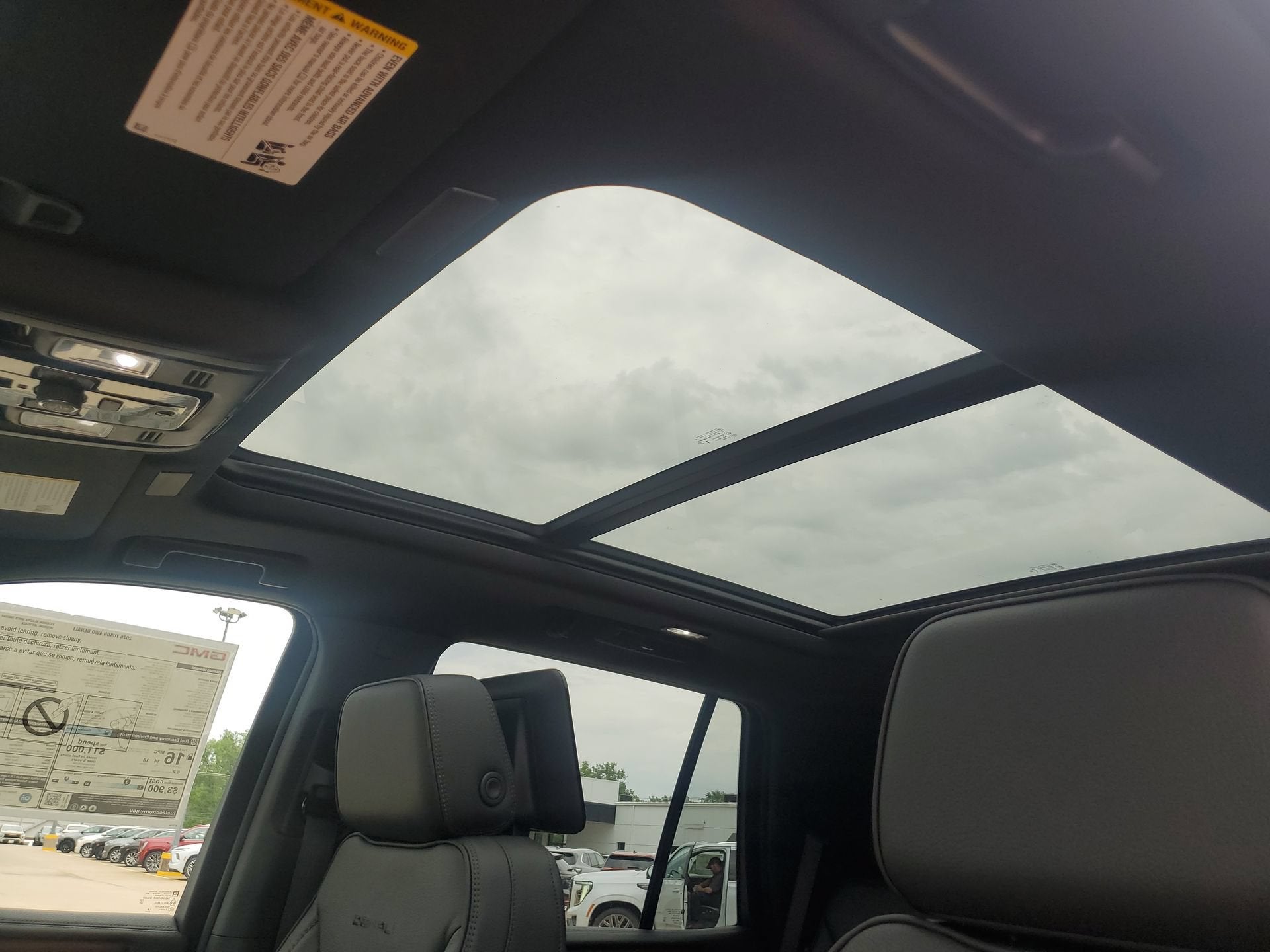 2026 GMC Yukon Denali - Photo 27