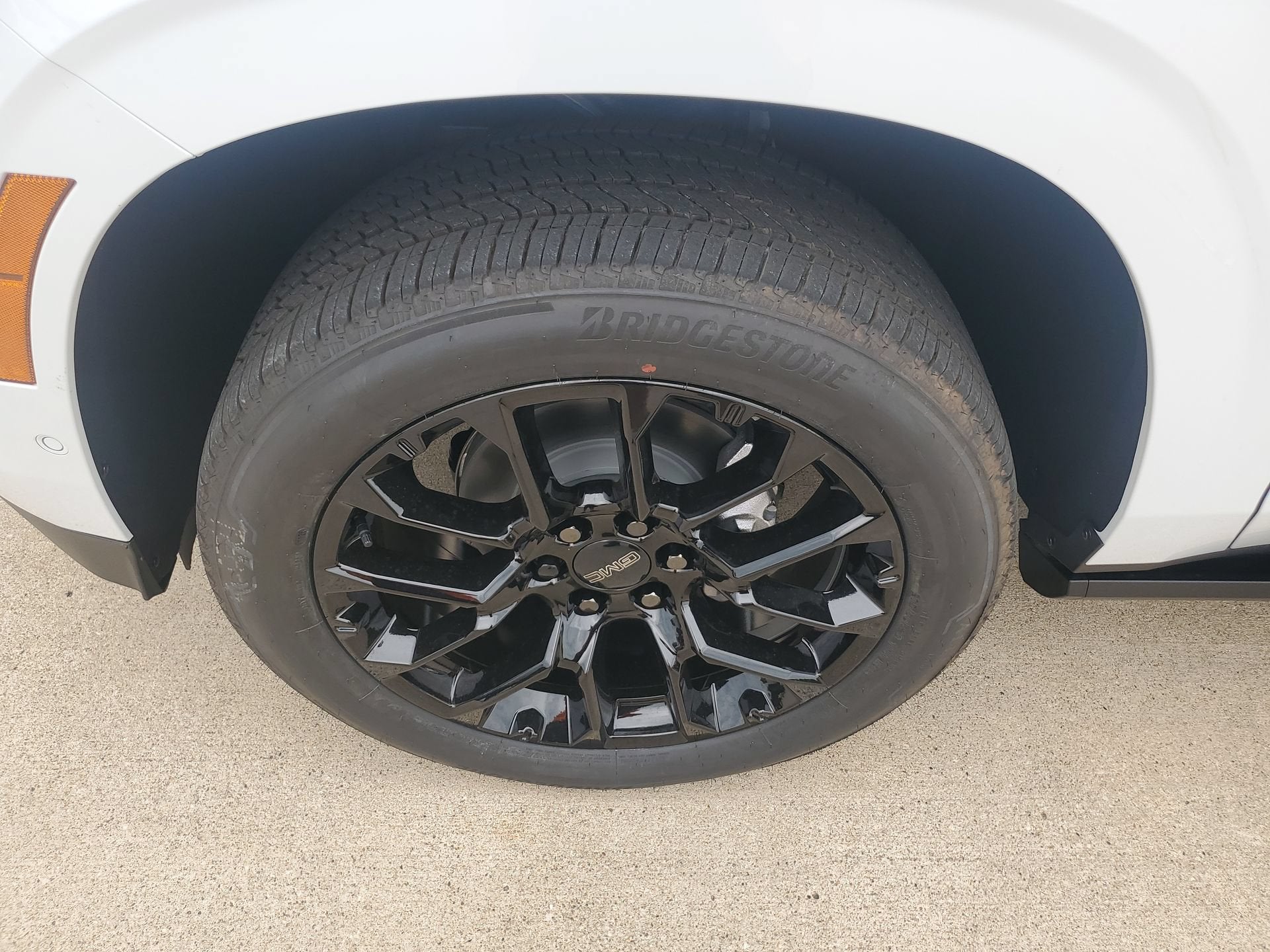 2026 GMC Yukon Denali - Photo 40