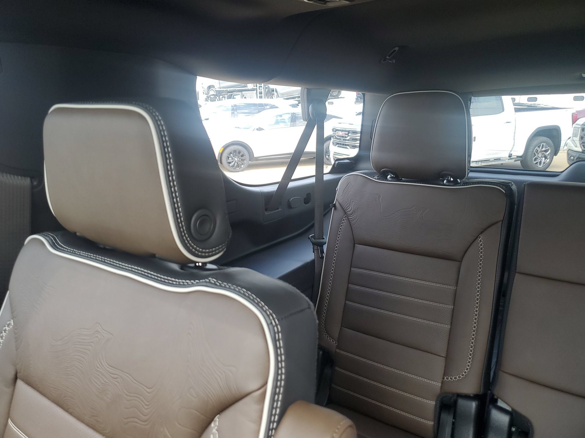 2026 GMC Yukon XL Denali Ultimate - Photo 13