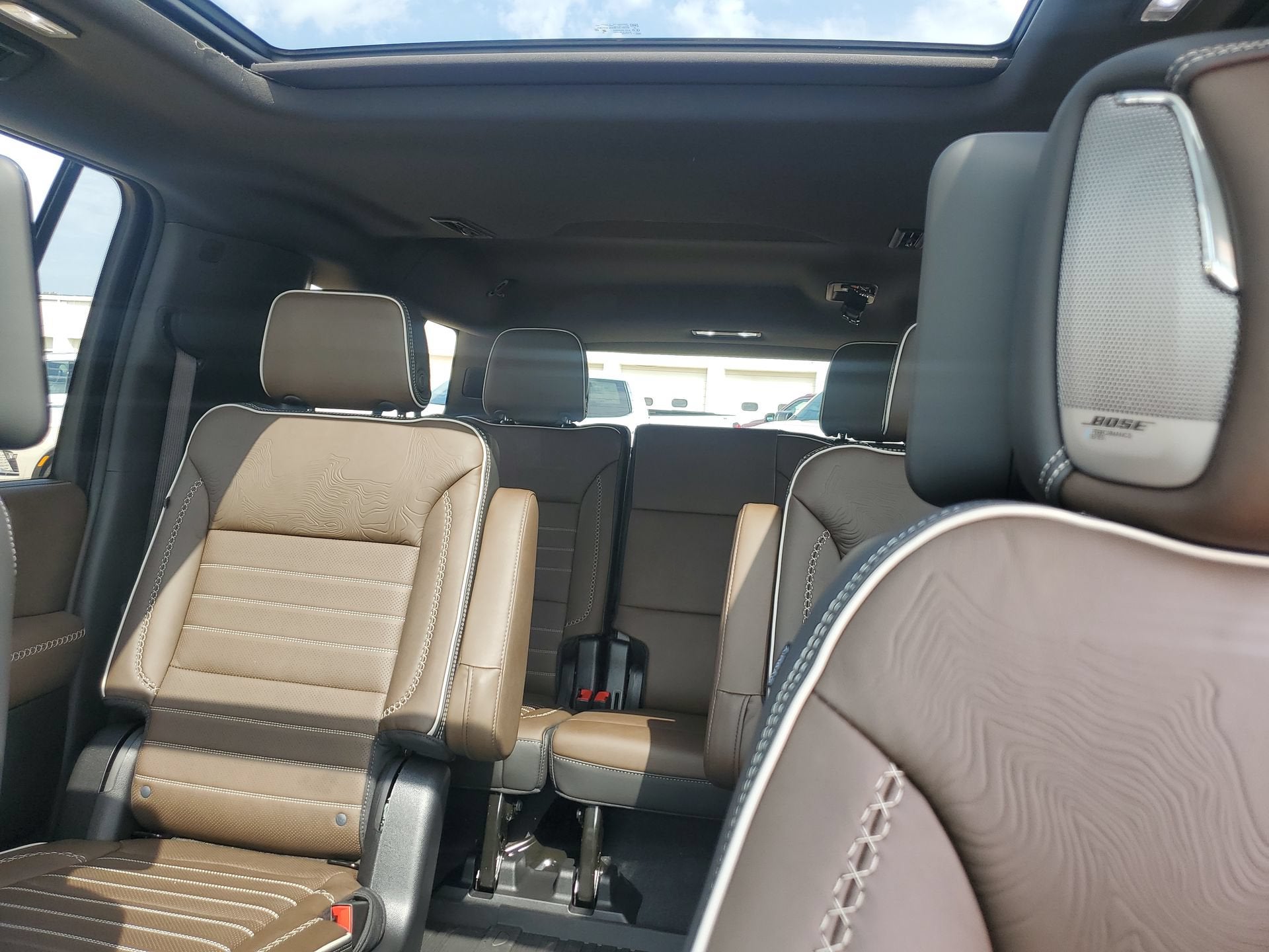 2026 GMC Yukon XL Denali Ultimate - Photo 29