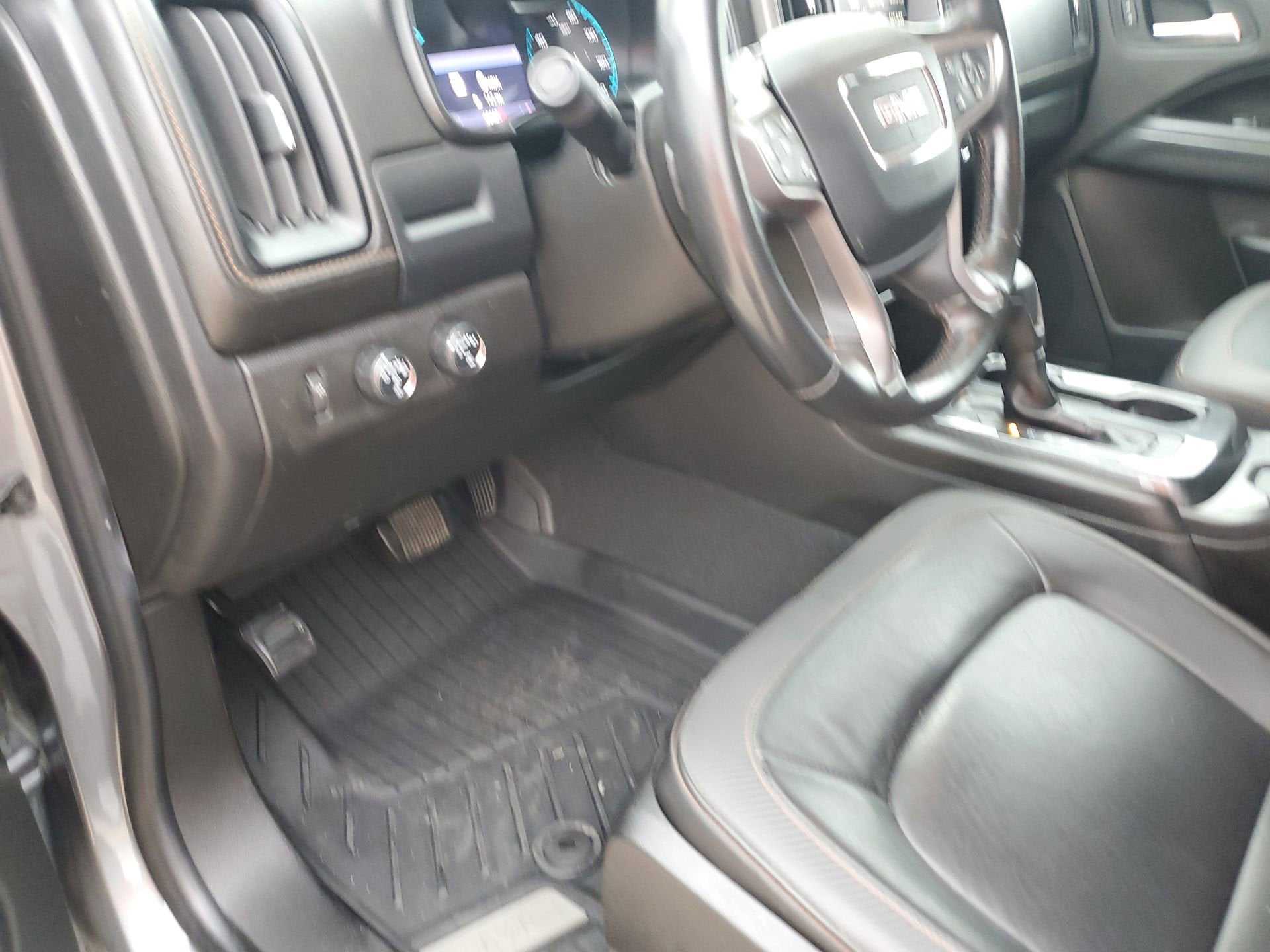 2021 GMC Canyon AT4 - Leather