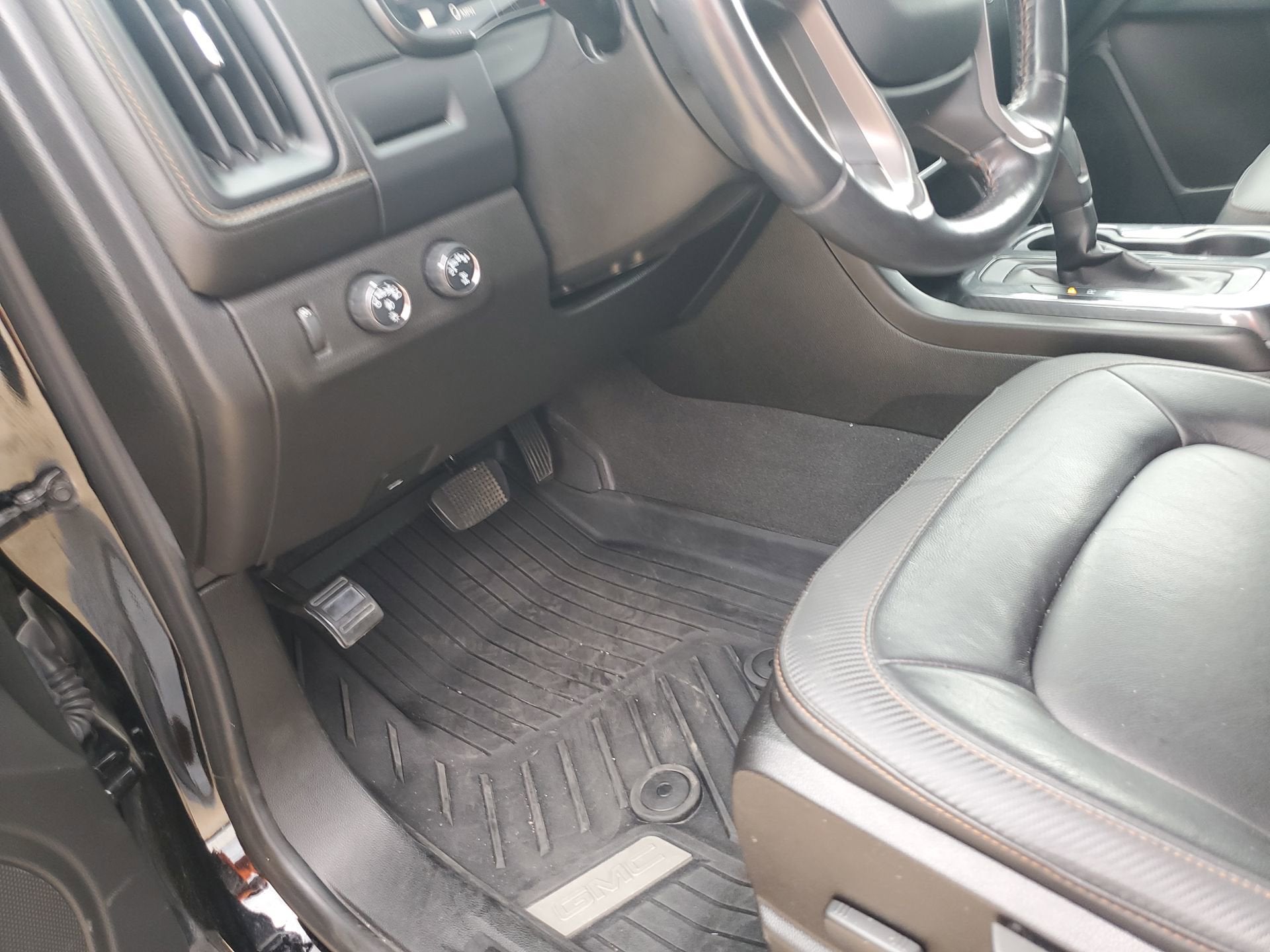 2021 GMC Canyon AT4 - Leather