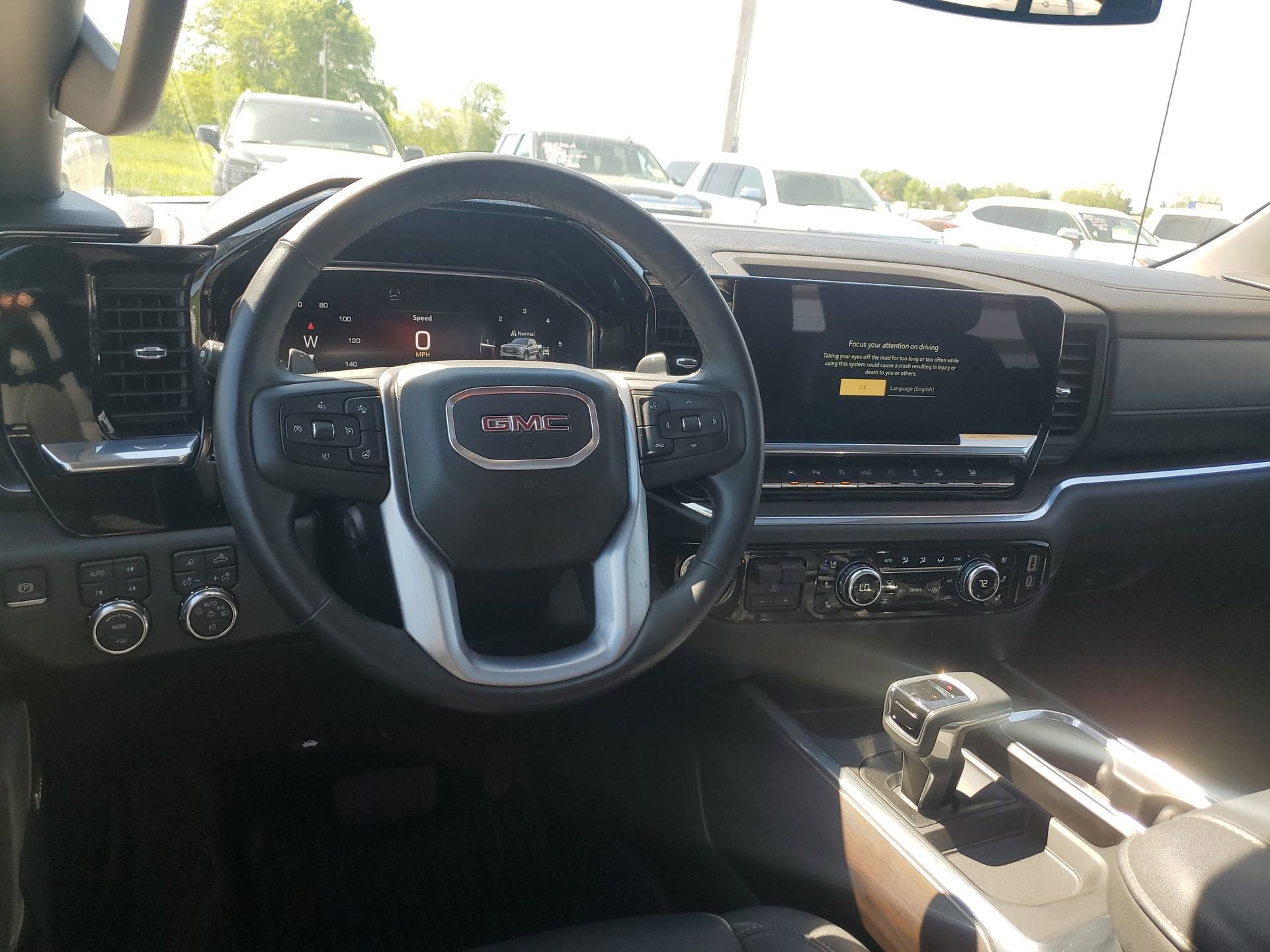 2025 GMC Sierra 1500 SLT