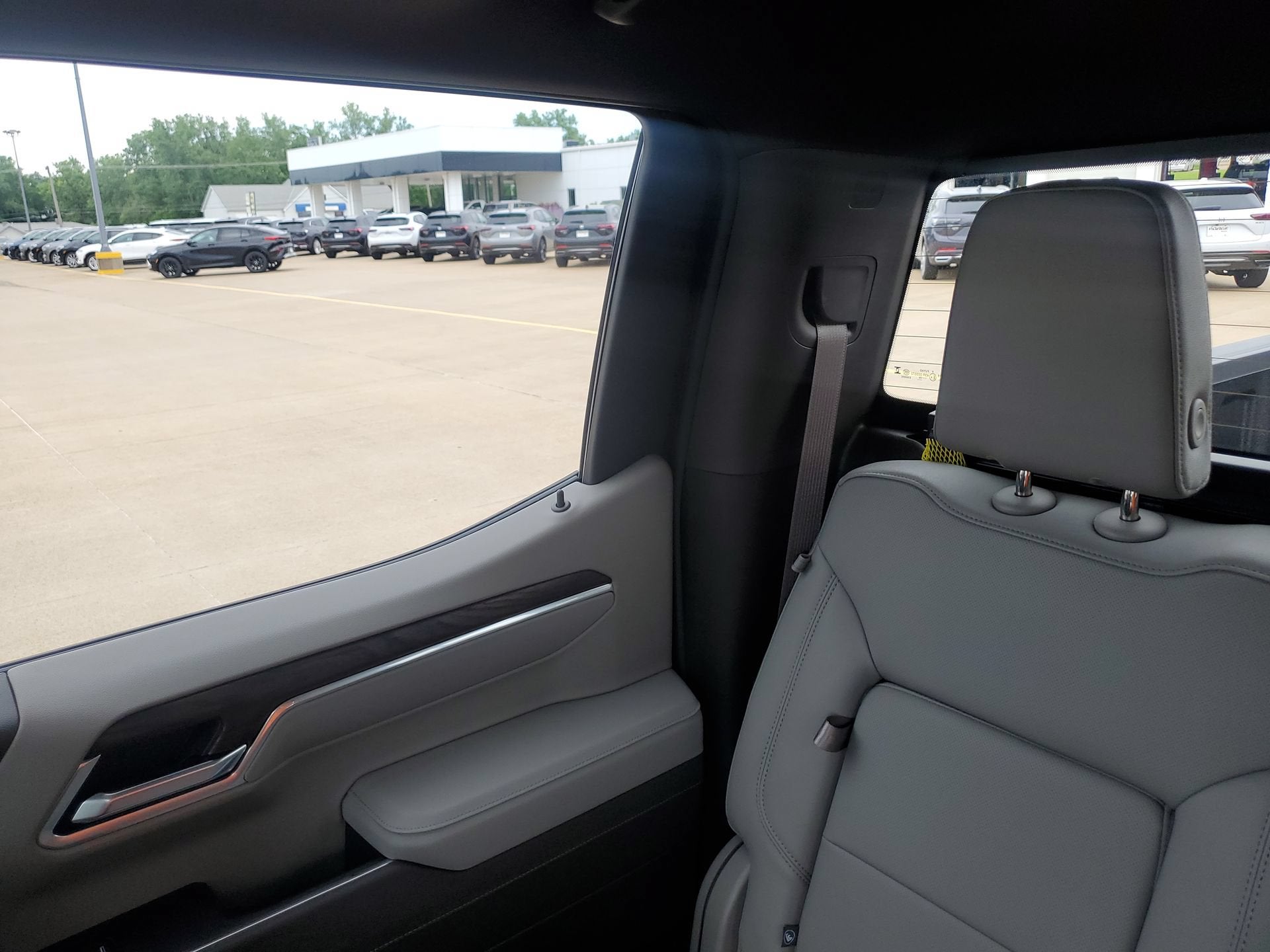 2026 GMC Sierra 1500 SLT - Photo 13