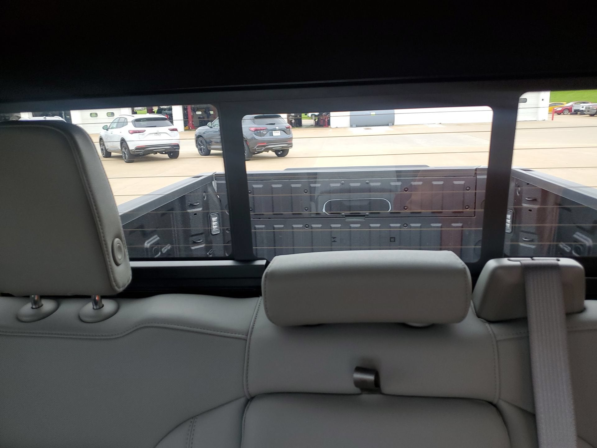 2026 GMC Sierra 1500 SLT - Photo 14