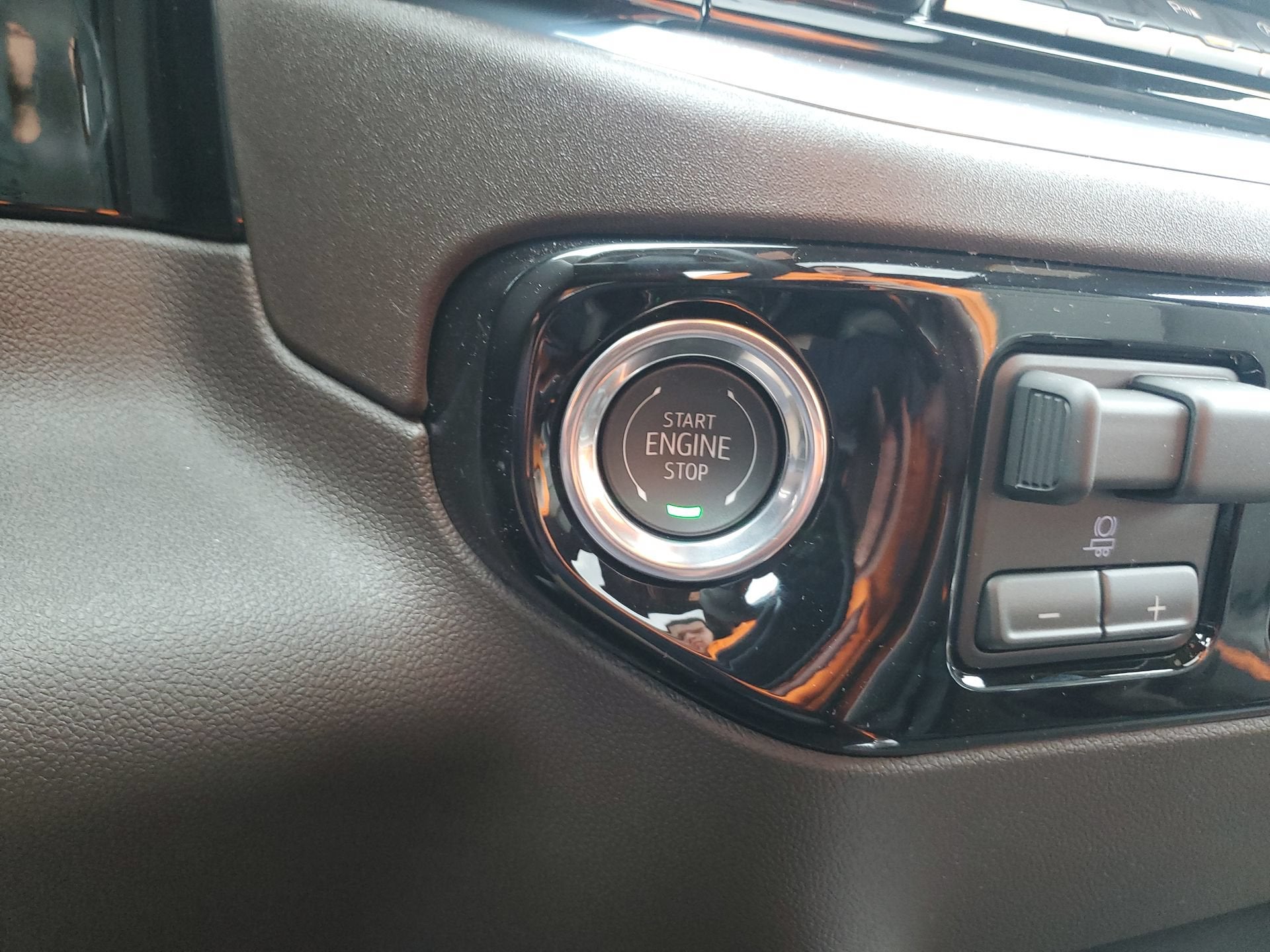 2026 GMC Sierra 1500 SLT - Photo 25