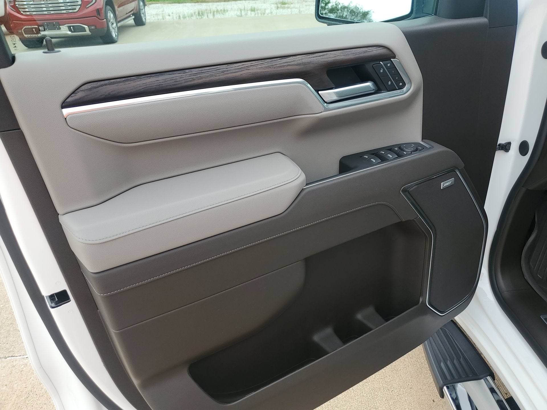 2026 GMC Sierra 1500 SLT - Photo 30