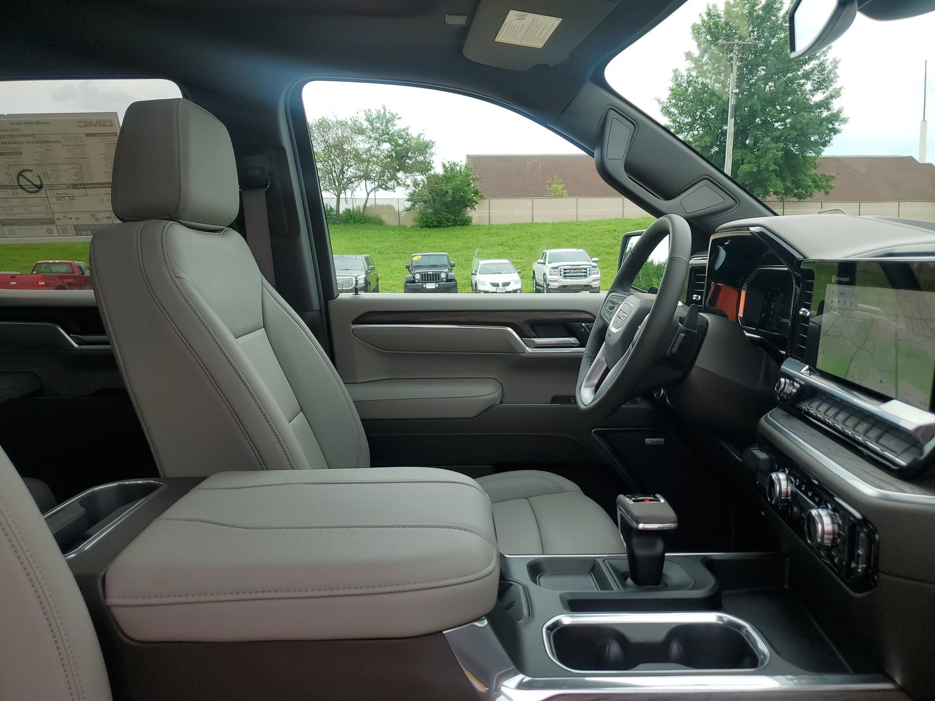 2026 GMC Sierra 1500 SLT - Photo 35