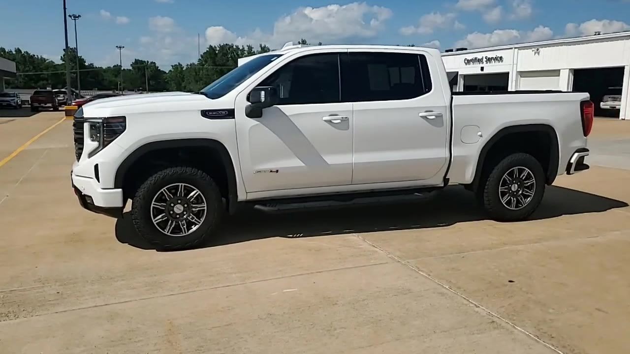 2024 GMC Sierra 1500 AT4