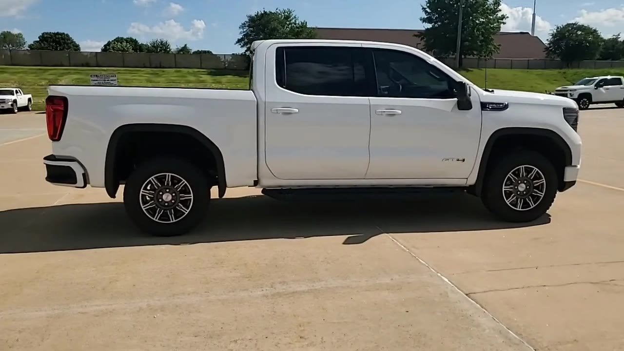 2024 GMC Sierra 1500 AT4