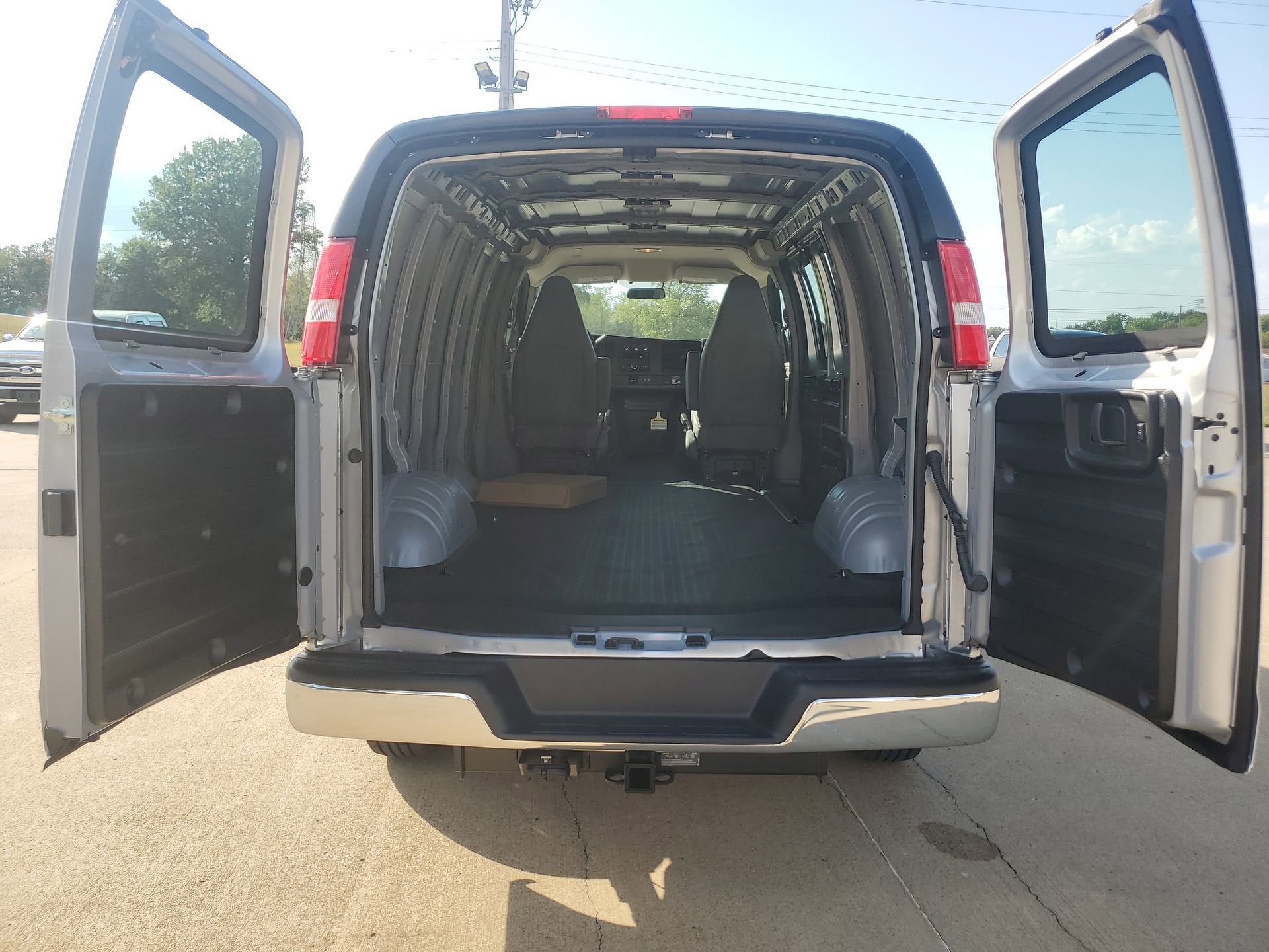 2025 GMC Savana Cargo 3500 Work Van