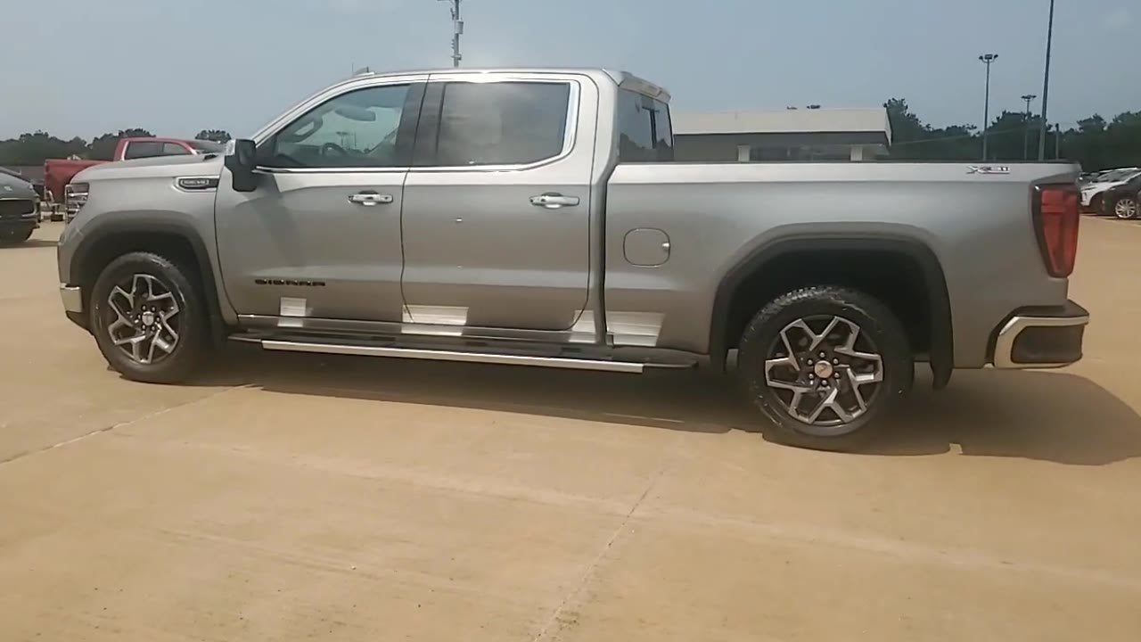 2025 GMC Sierra 1500 SLT