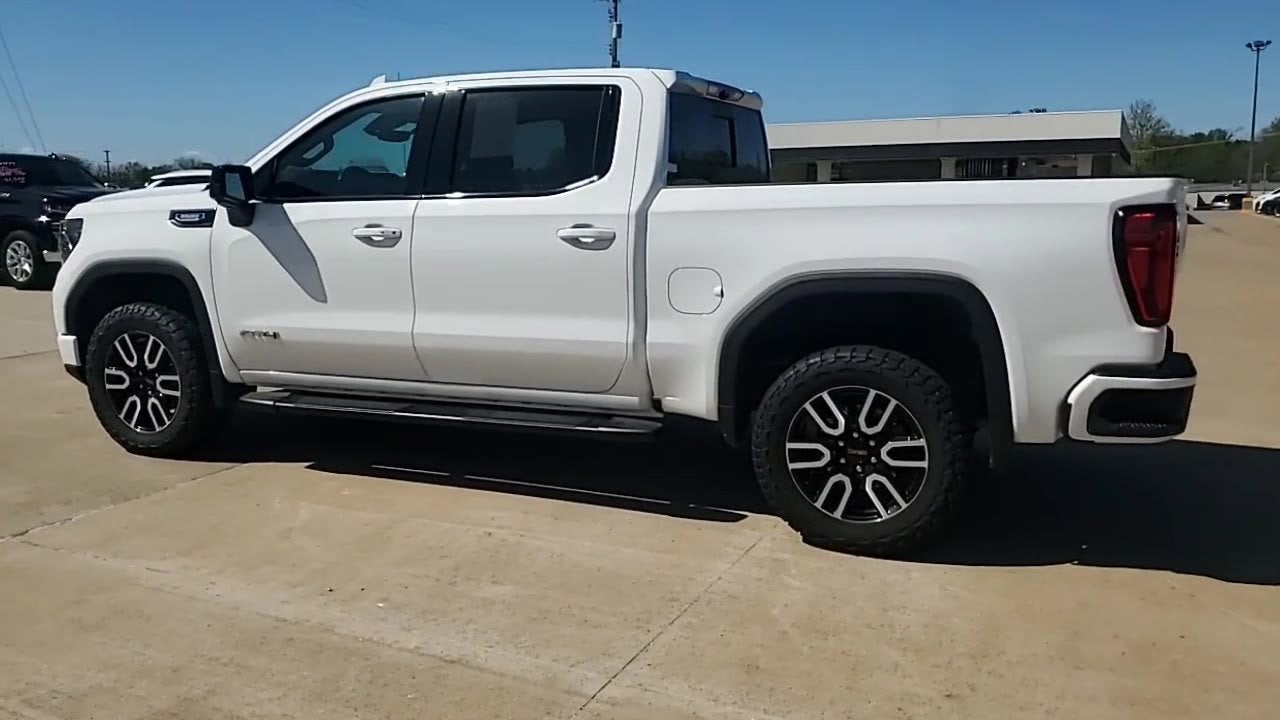 2024 GMC Sierra 1500 AT4