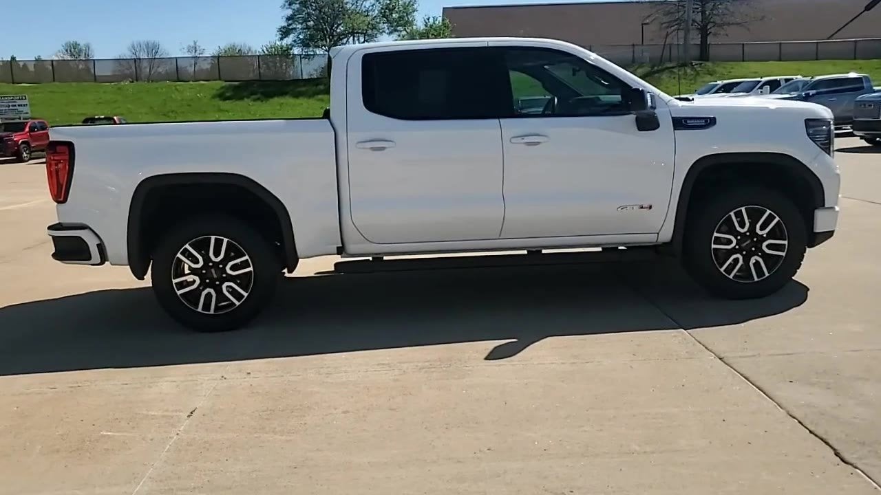 2024 GMC Sierra 1500 AT4