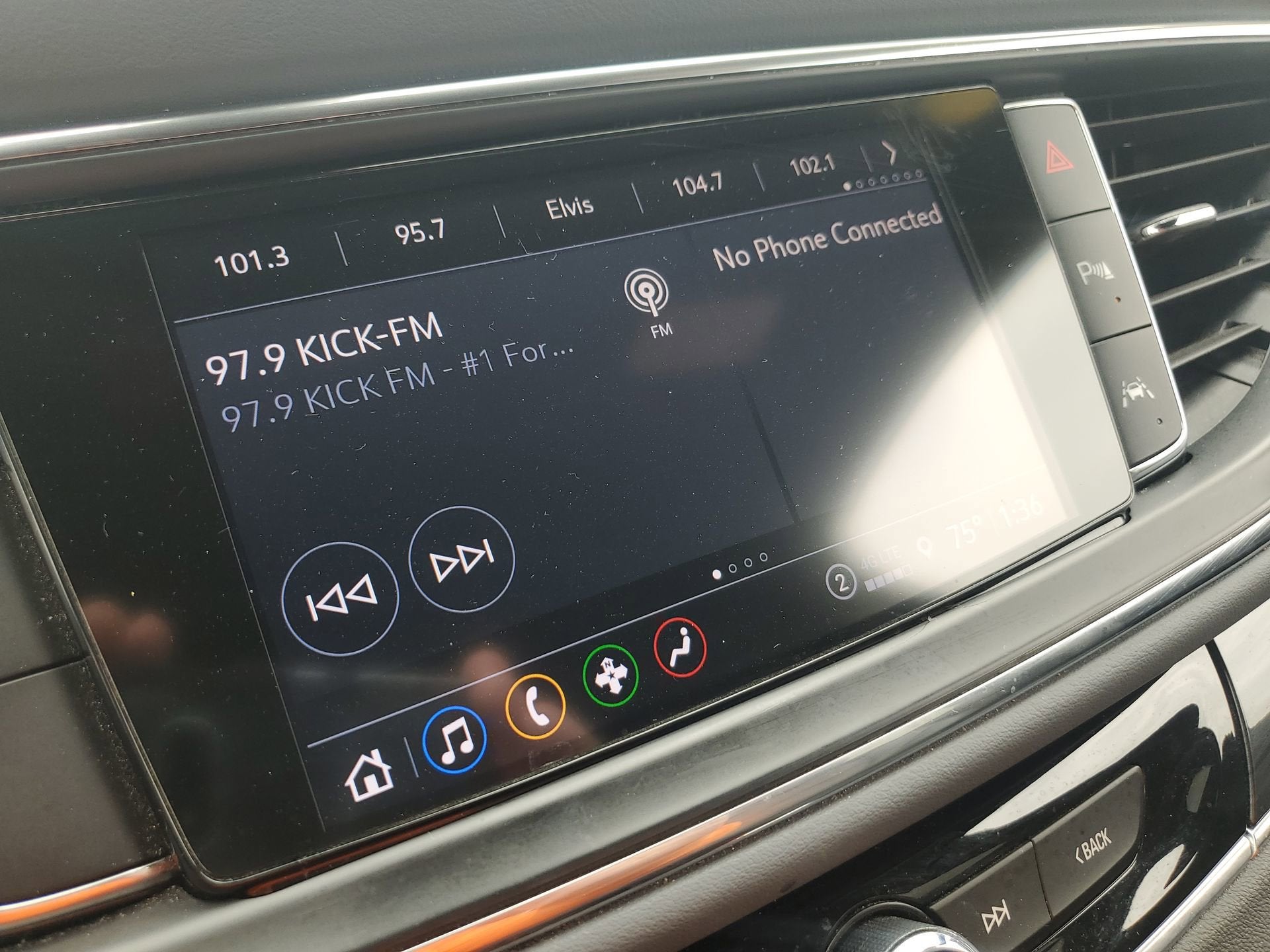 2022 Buick Enclave Essence