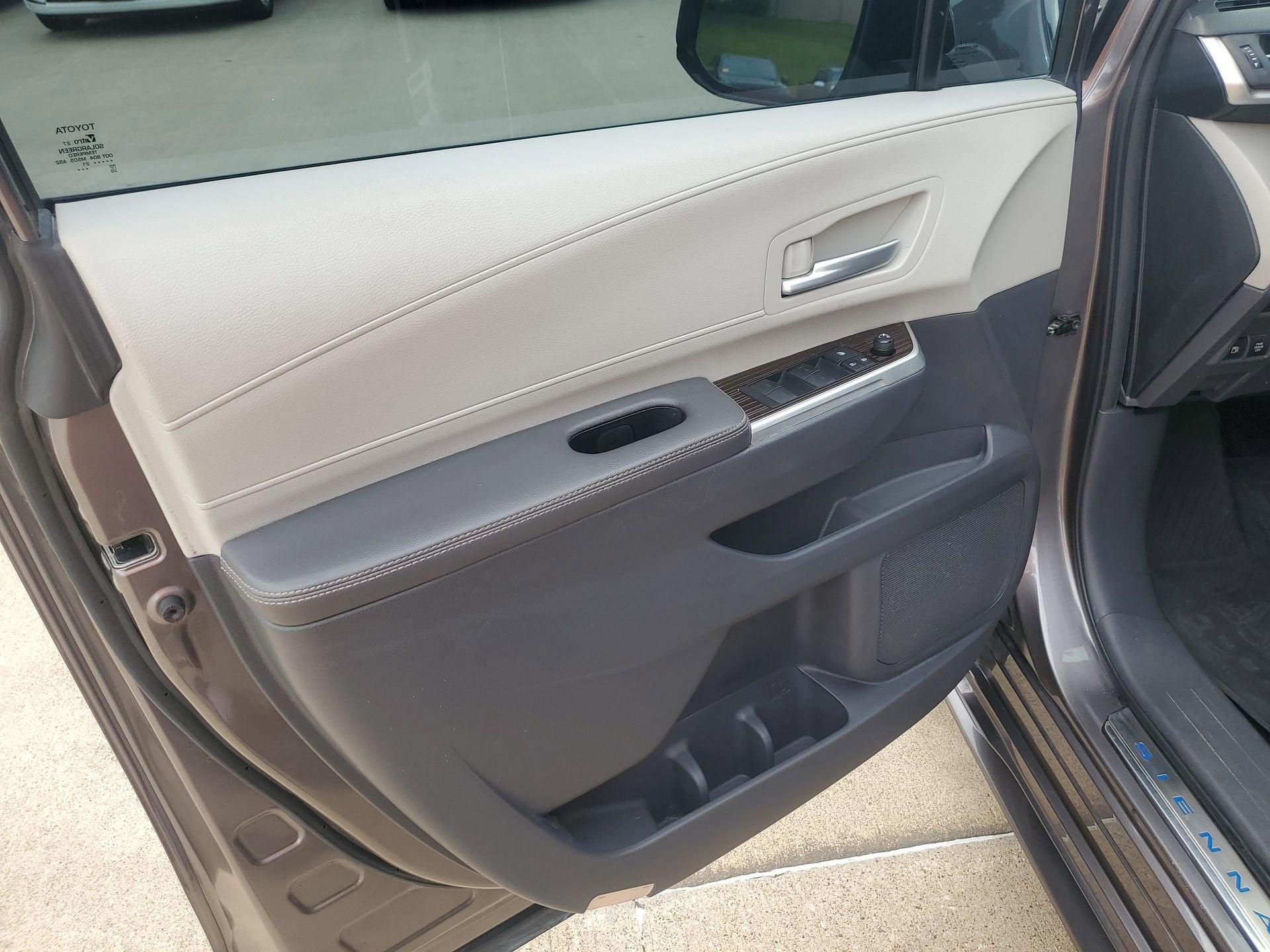 2021 Toyota Sienna XLE