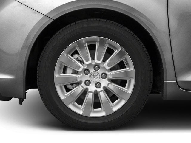 2017 Toyota Sienna XLE Auto Access Seat