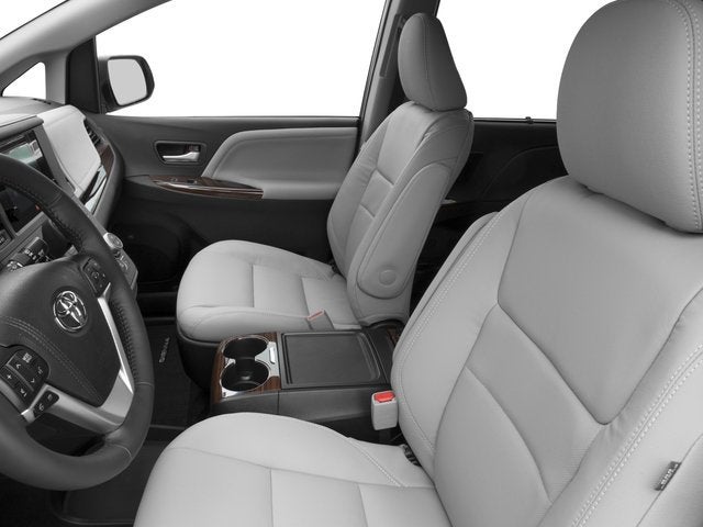 2017 Toyota Sienna XLE Auto Access Seat
